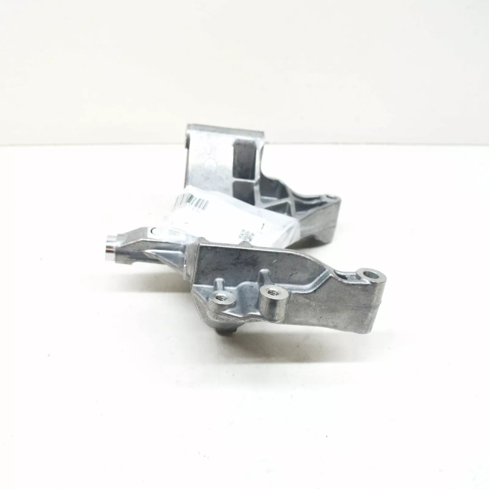 NEW AUDI Q7 4M ALTERNATOR BRACKET HOLDER 057903143L