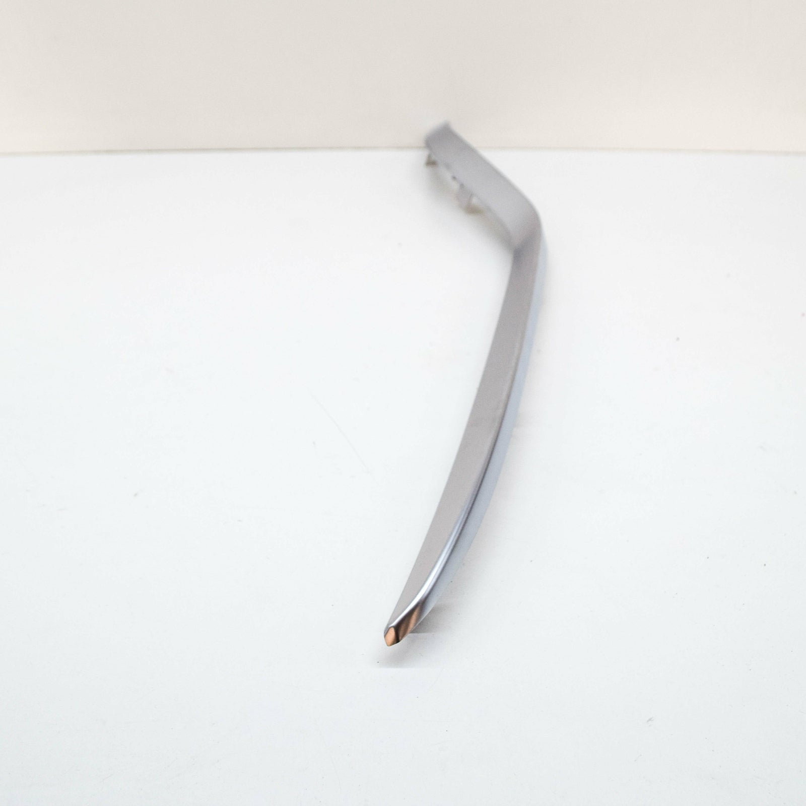 NEW MERCEDES-BENZ E W212 FRONT RIGHT UNDER GRILLE MOLDING A2128853474 ORIGINAL