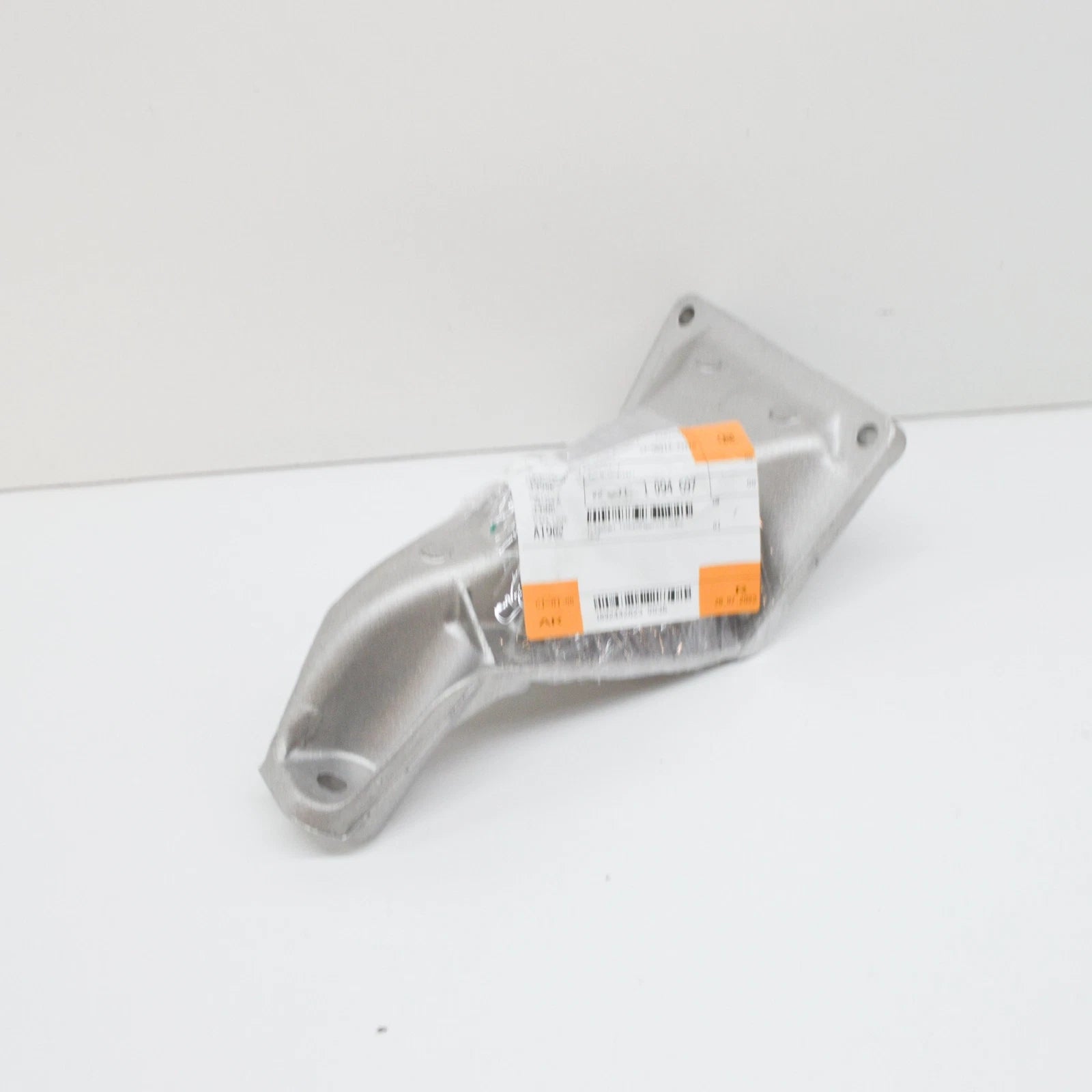 NEW BMW 3 E46 2.2I ENGINE MOUNT BRACKET LEFT 22111094697 ORIGINAL