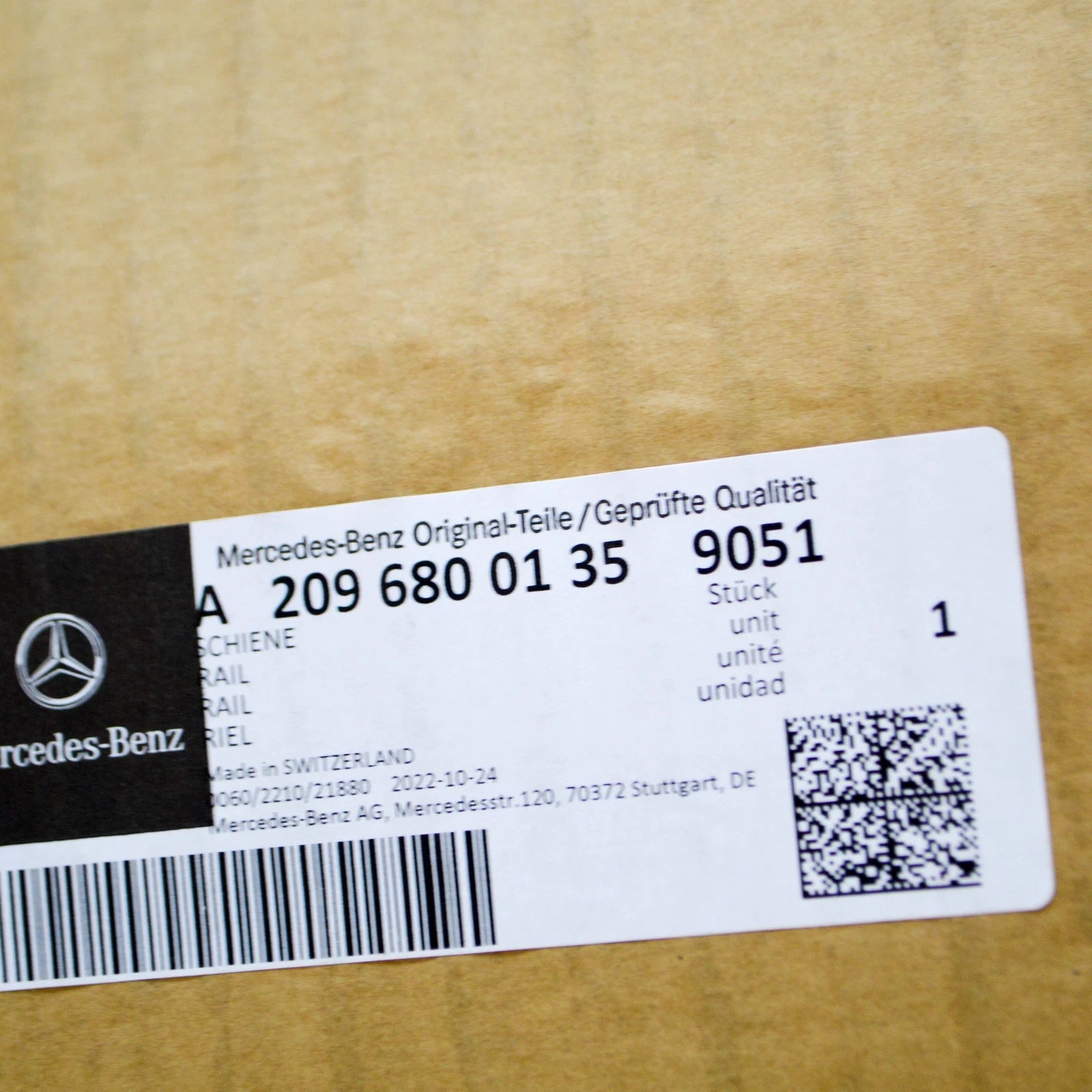 NEW MB CLK C209 FRONT LEFT OUTER DOOR SILL TRIM A20968001359051 ORIGINAL