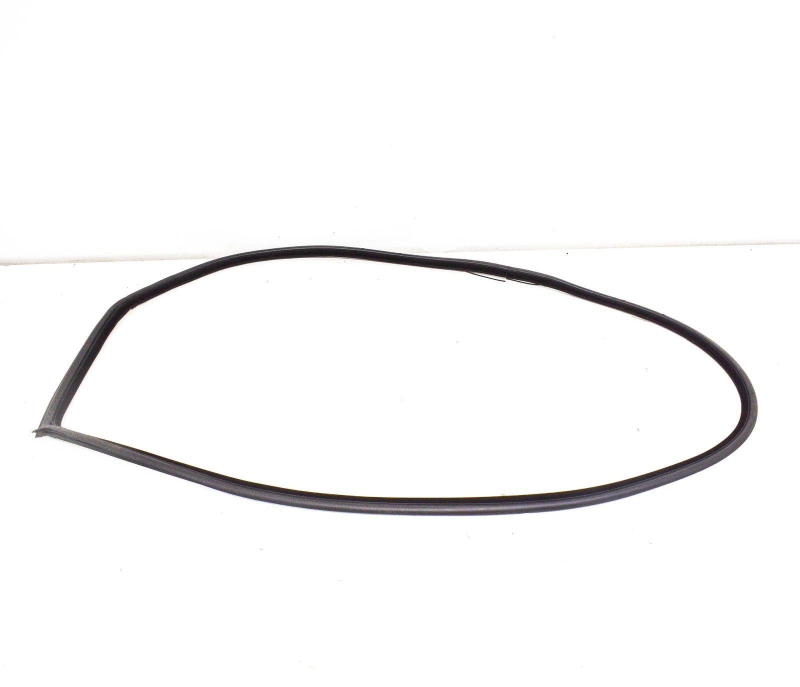 NEW BMW 3 E92 FRONT RIGHT DOOR SEAL RUBBER 51767175784 7175784 2008 ORIGINAL