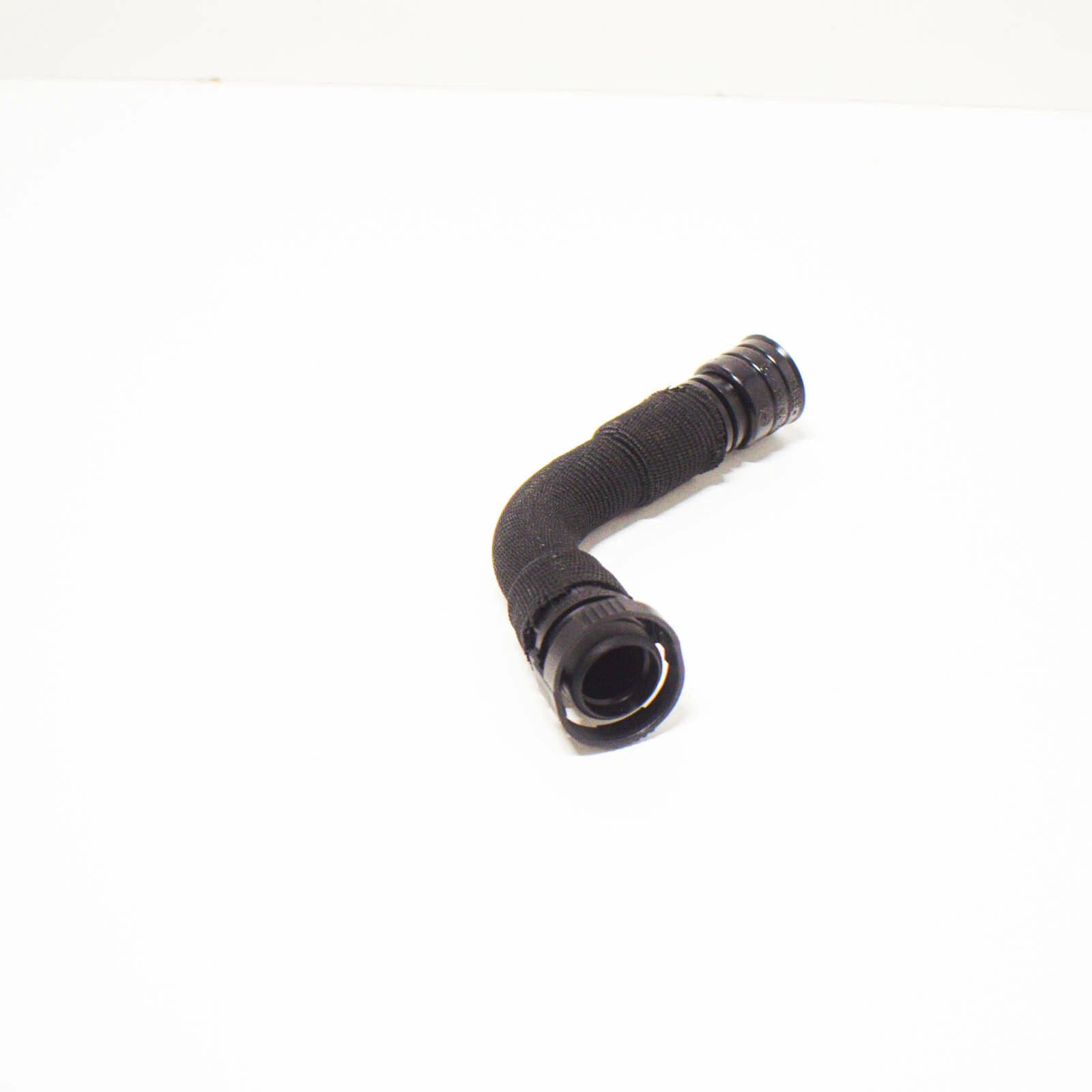 NEW AUDI A3 8P ENGINE CRANKCASE BREATHER VENT HOSE 038103493AC 2011