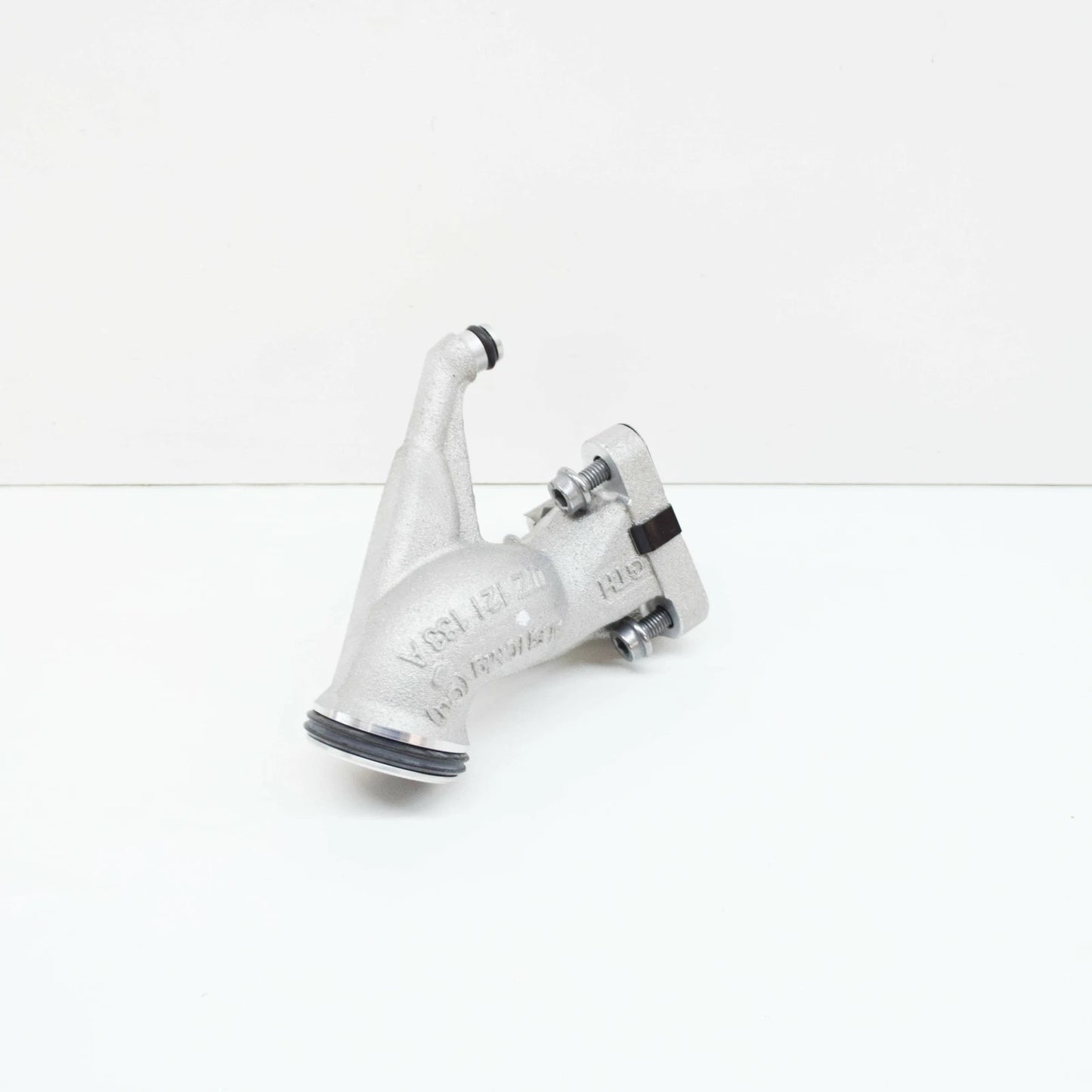 NEW VW TOUAREG 7L LEFT ENGINE COOLANT FLANGE PIPE UNION 07Z121131E ORIGINAL