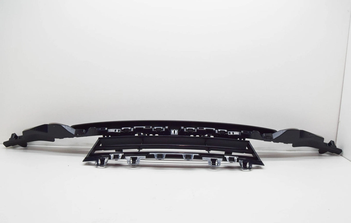 NEW BMW 3 F30 FRONT BUMPER LOWER GRILL 51117386152 7386152 2016 ORIGINAL