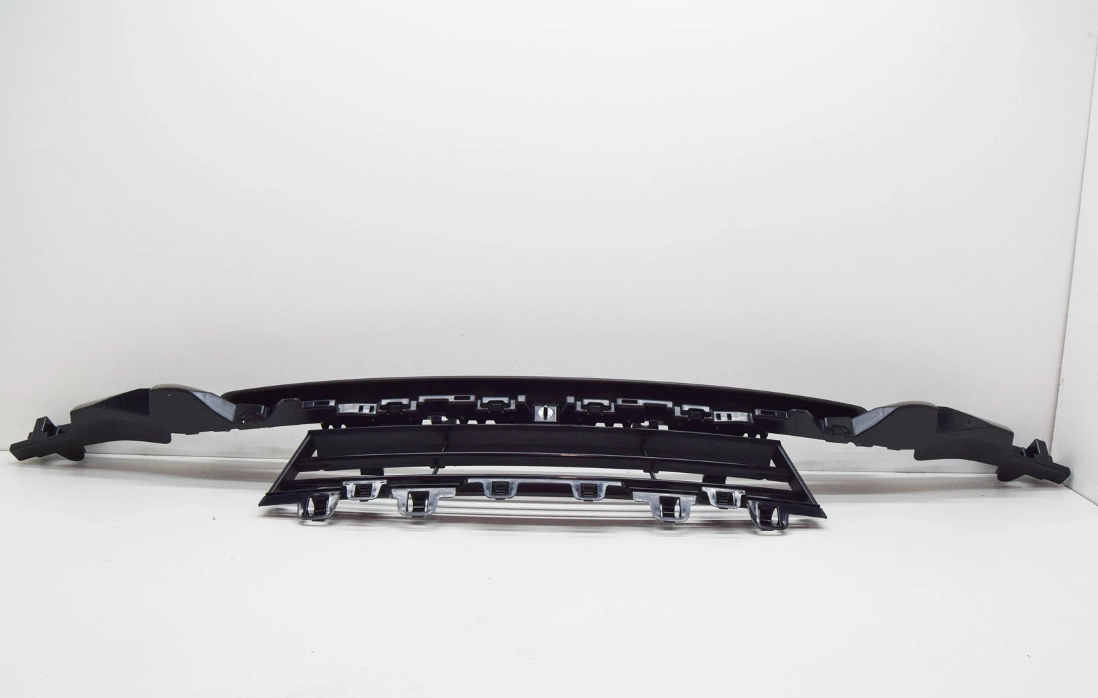 NEW BMW 3 F30 FRONT BUMPER LOWER GRILL 51117386152 7386152 2016 ORIGINAL