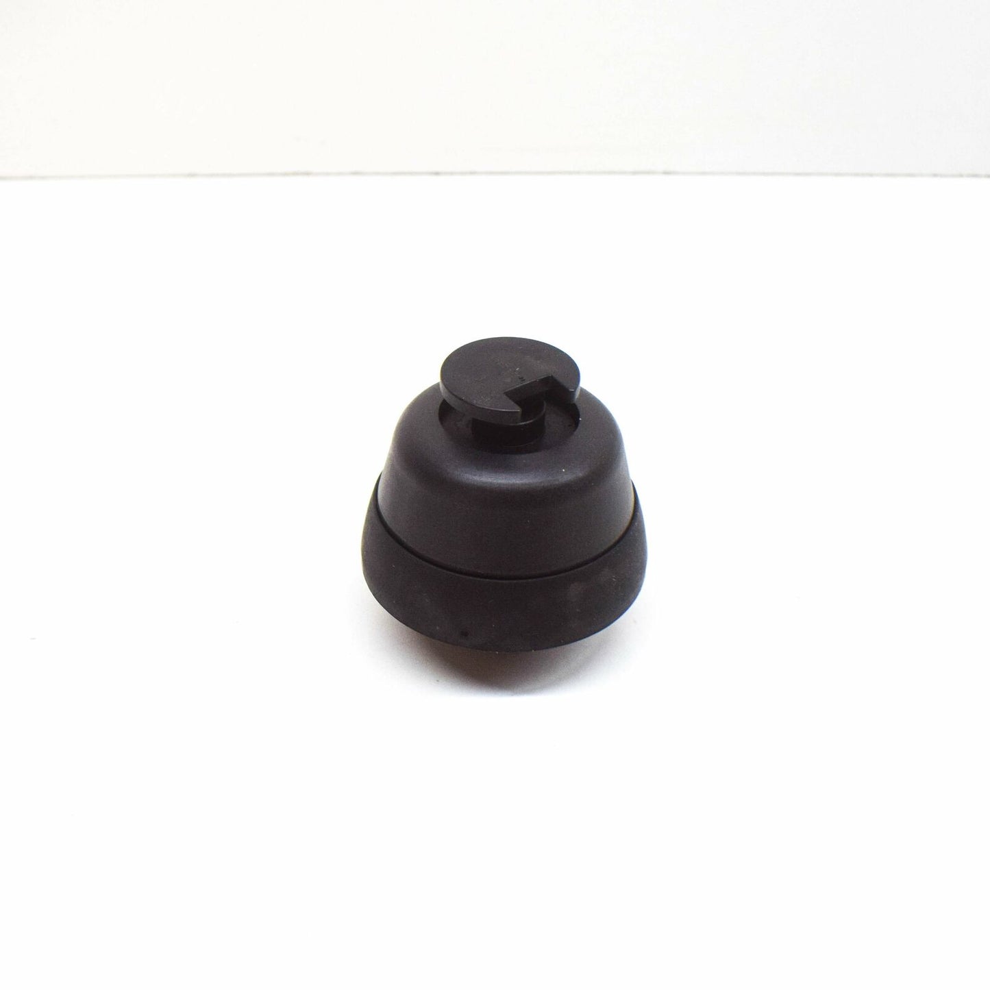 NEW MERCEDES-BENZ E W210 JACK SUPPORT PLATE PLUG A0029970686 ORIGINAL