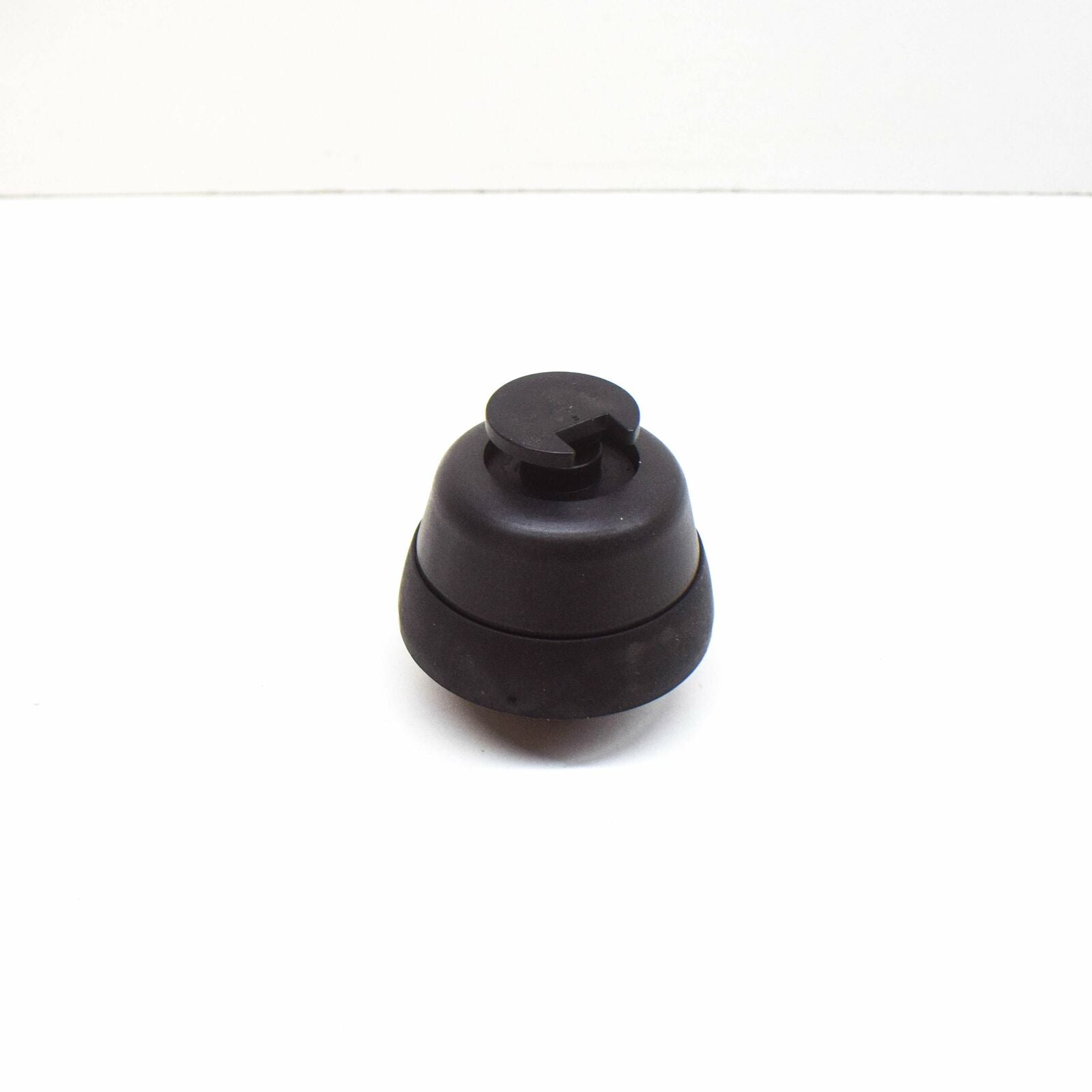 NEW MERCEDES-BENZ E W210 JACK SUPPORT PLATE PLUG A0029970686 ORIGINAL