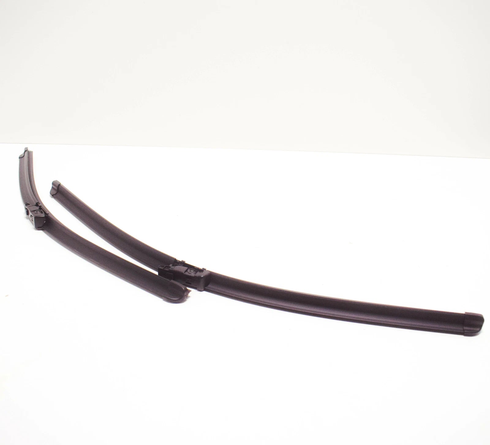 NEW AUDI Q5 8R FRONT WINDSCREEN WIPER BLADES SET LHD 8R1998002