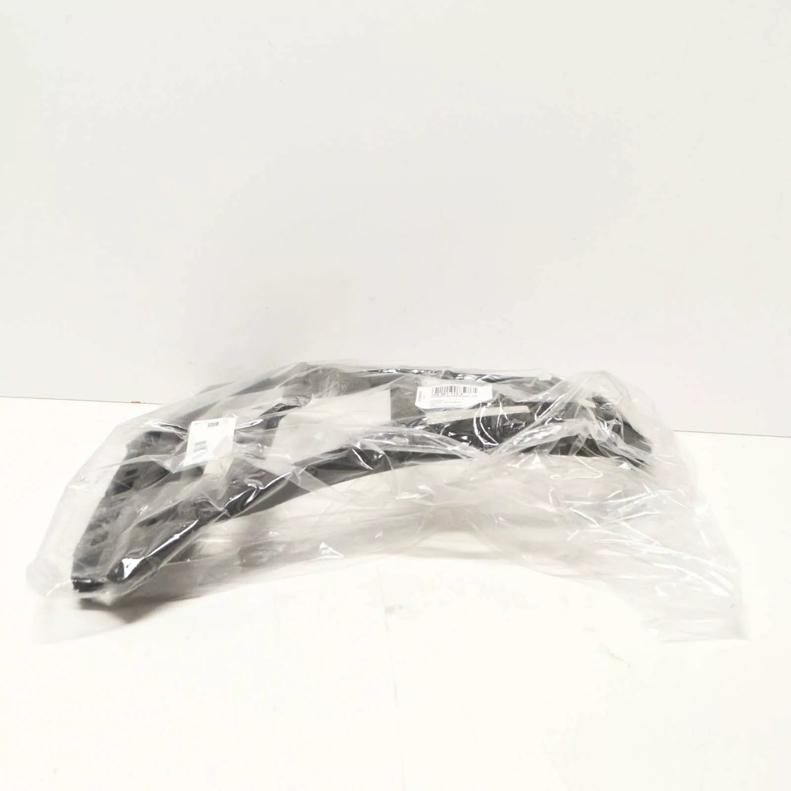 NEW VOLKSWAGEN EOS FRONT BUMPER RIGHT SIDE GUIDE 1Q0807178A