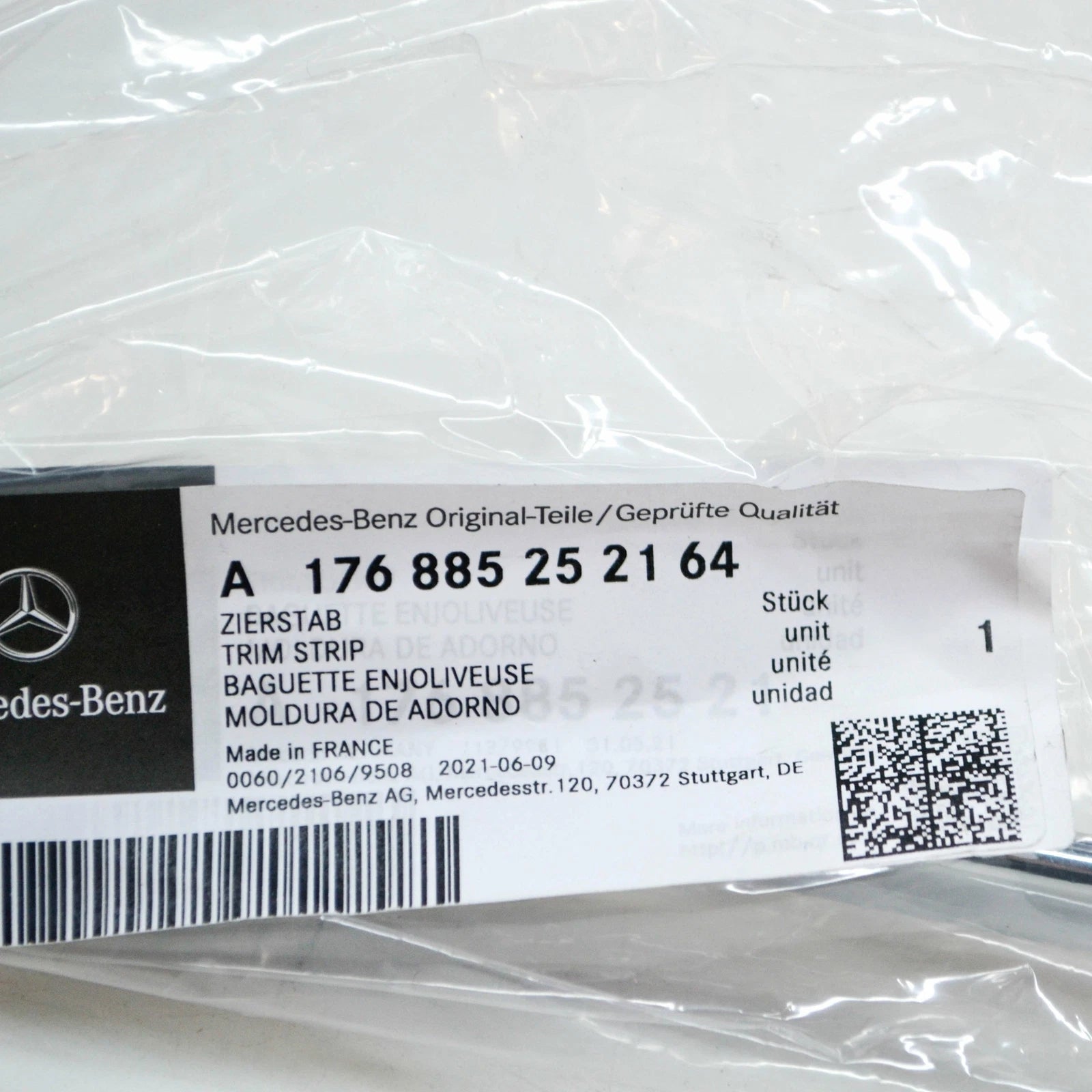 NEW MERCEDES-BENZ A W176 FRONT BUMPER CENTRAL BOTTOM TRIM A176885252164