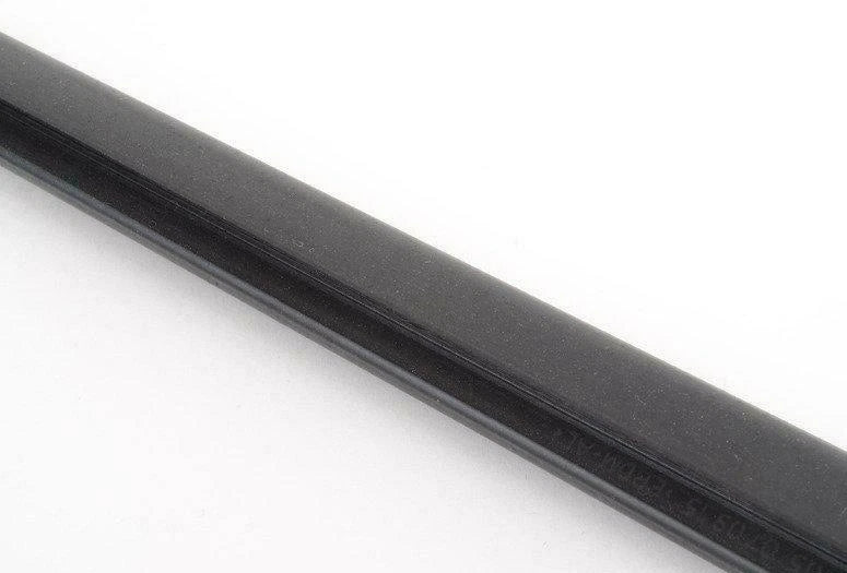 NEW VW JETTA A6 FRONT RIGHT OUTER WINDOW APERTURE SEAL 5C6837478B5AP ORIGINAL