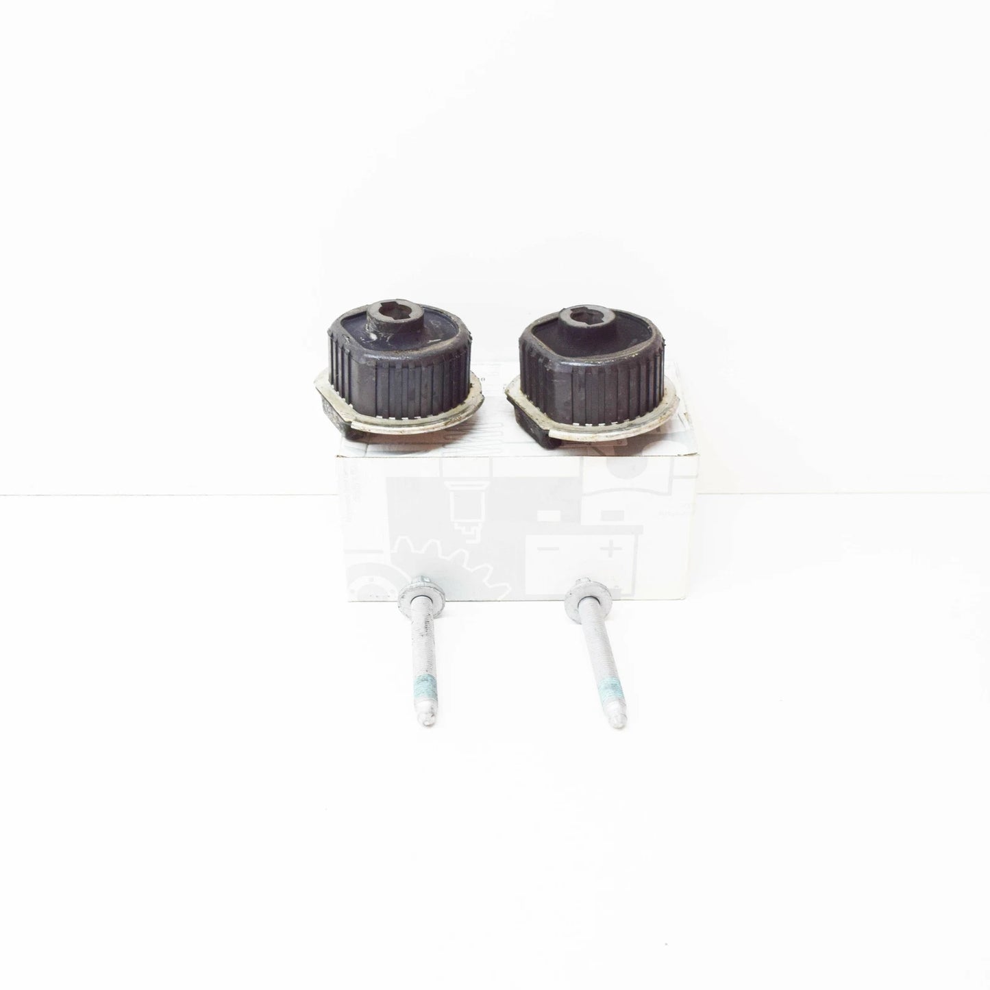 NEW MERCEDES-BENZ C-CLASS W203 REAR SUBFRAME BUSHING KIT A2033504308