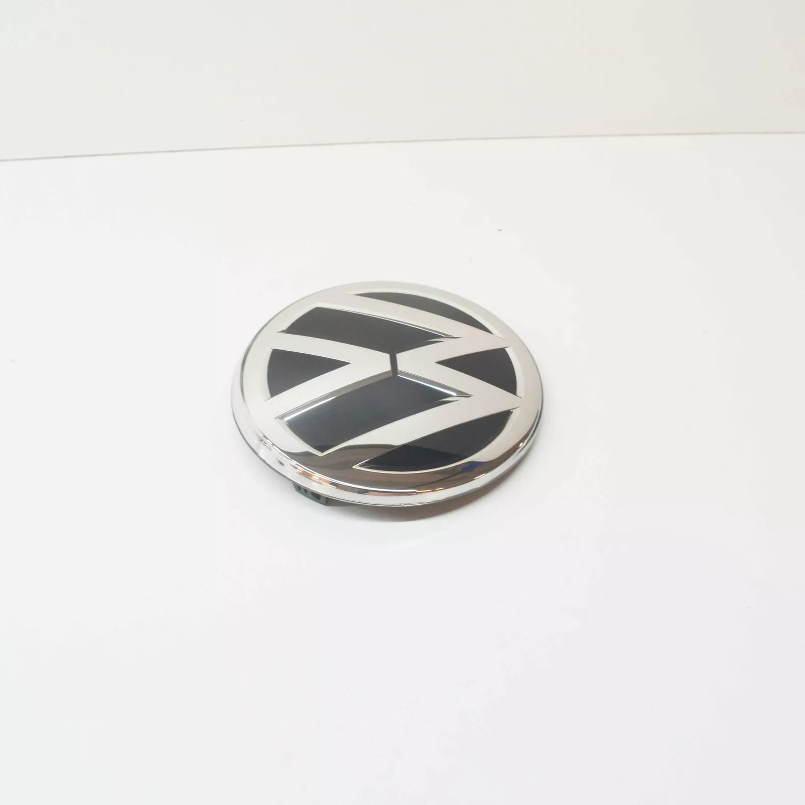NEW VOLKSWAGEN TOUAREG CR BONNET BADGE EMBLEM 760853601DJZA 2018 ORIGINAL