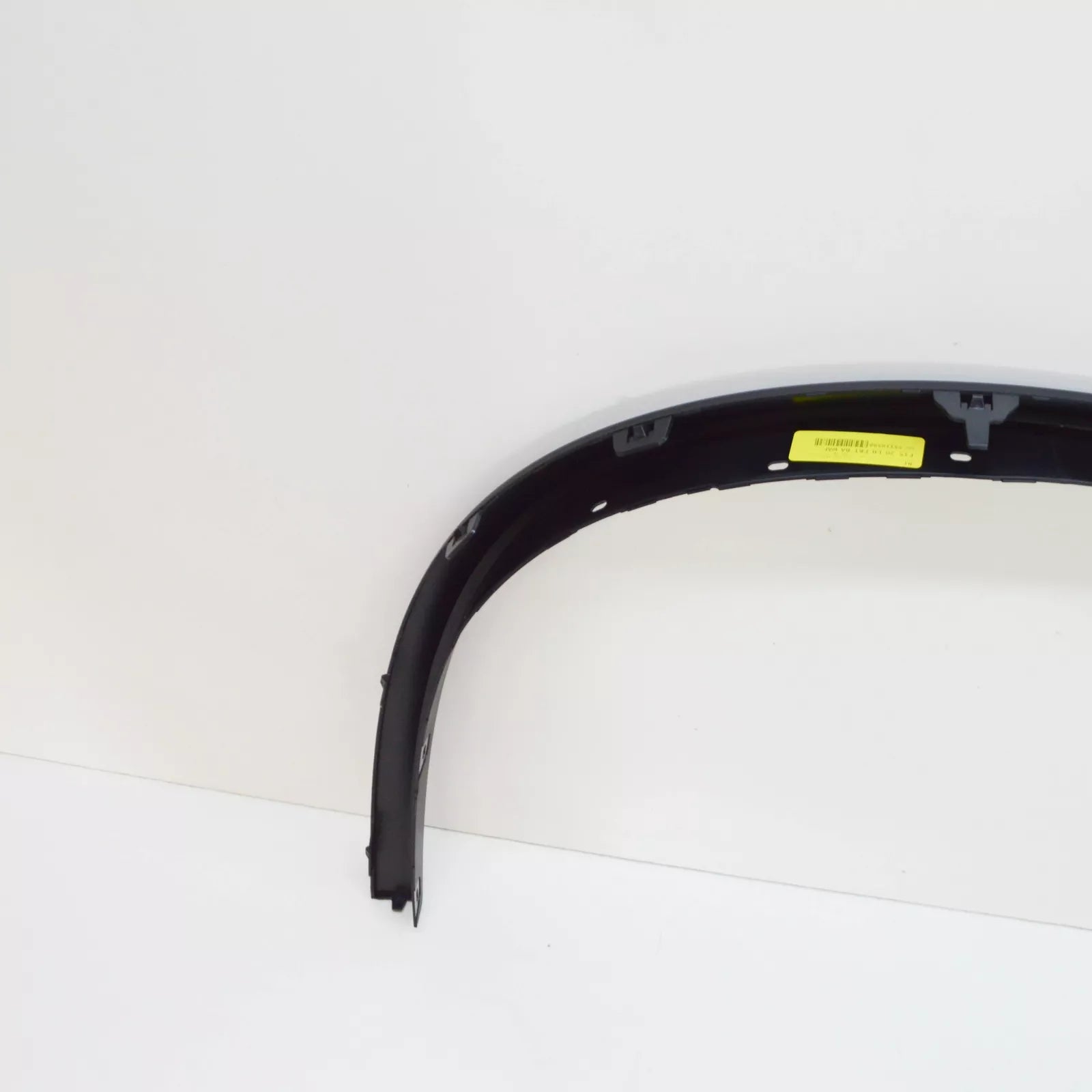 NEW BMW X5 F15, F85 FRONT LEFT FENDER MOLDING 51777303391 7303391 ORIGINAL