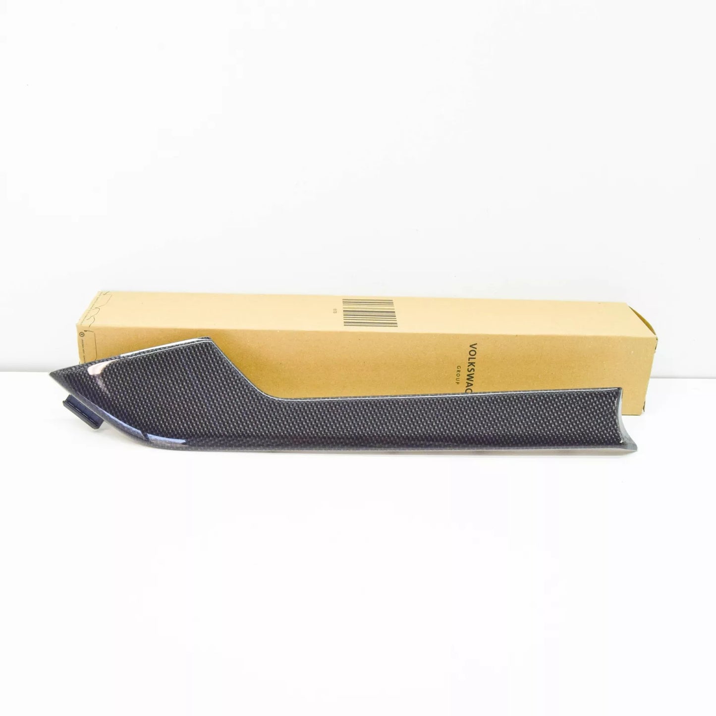 NEW AUDI A4 8W2, B9 FRONT LEFT DOOR TRIM MOLDING 8W0867409AB7V7 ORIGINAL