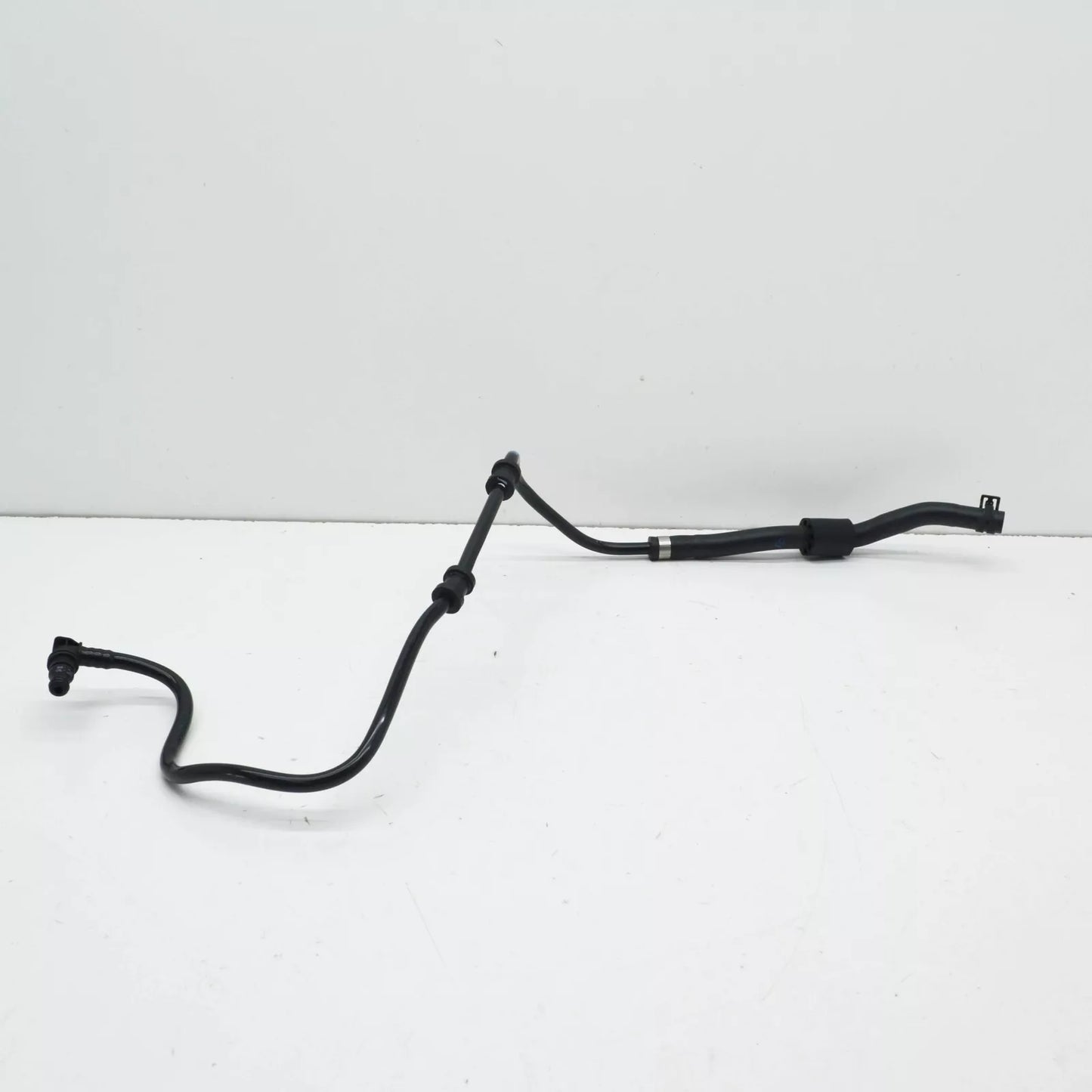 NEW MERCEDES-BENZ S W222 RETURN VENT BLEED LINE HOSE A2225014425 ORIGINAL