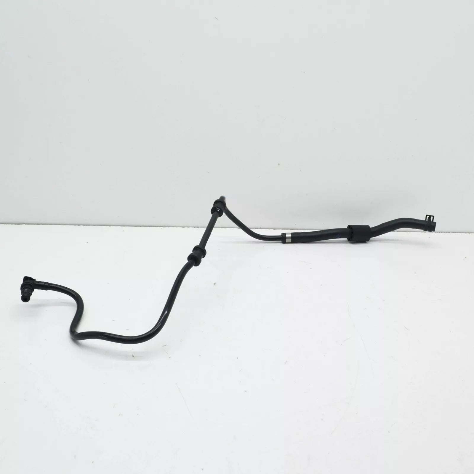 NEW MERCEDES-BENZ S W222 RETURN VENT BLEED LINE HOSE A2225014425 ORIGINAL