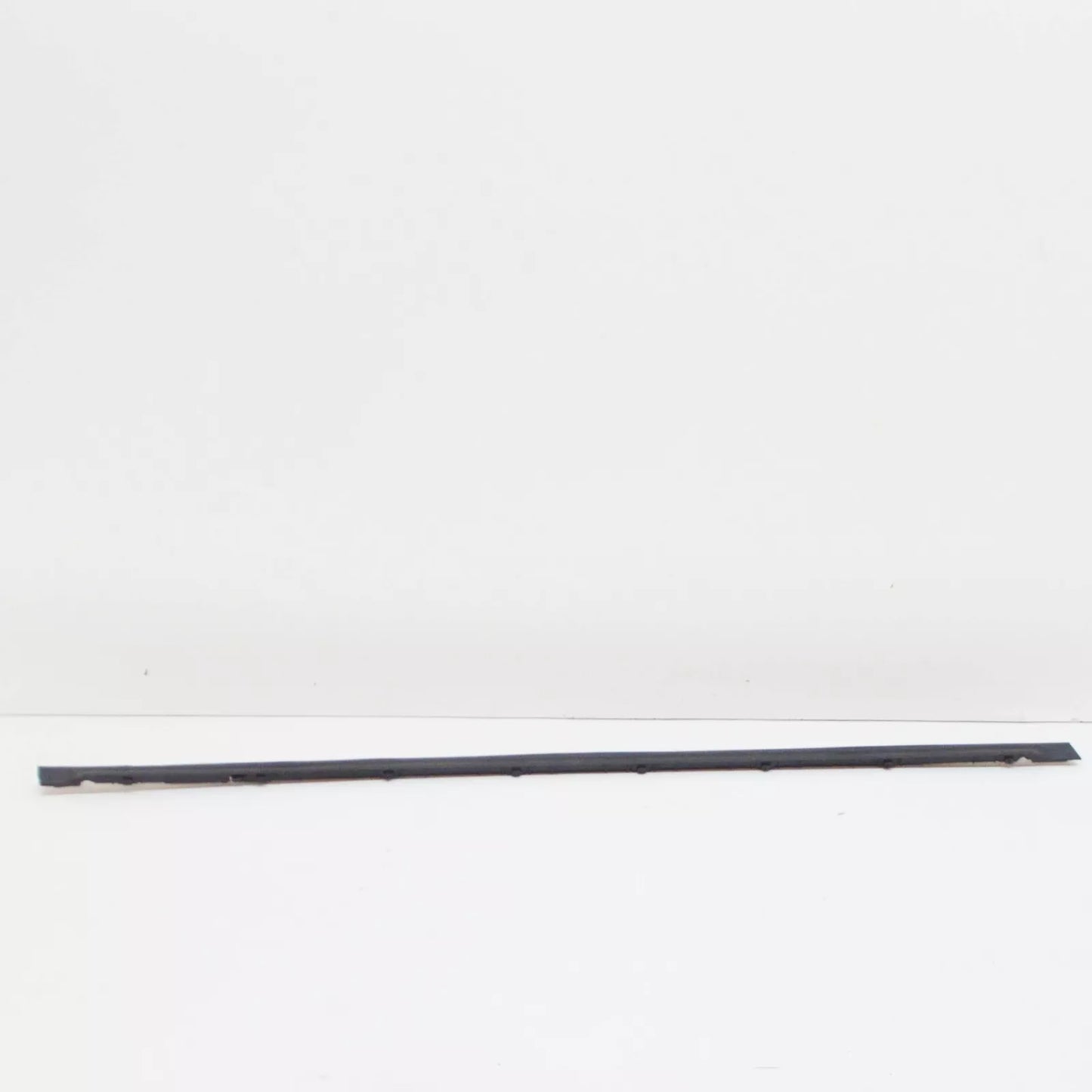 NEW MERCEDES-BENZ GLE W166 FRONT RH LOWER DOOR COVER STRIP A1666980262 ORIGINAL