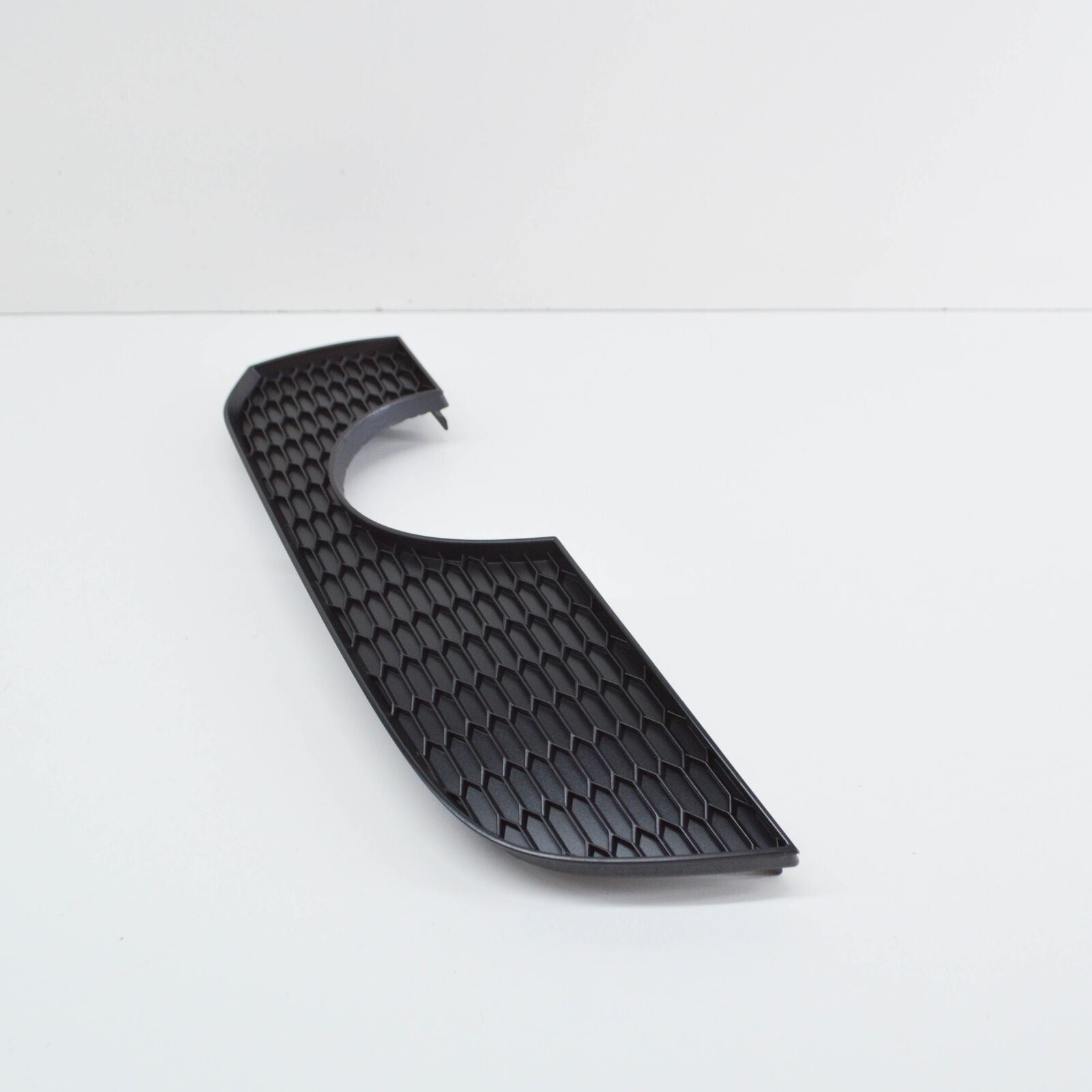 NEW AUDI A3 8V REAR BUMPER DIFFUSER INSERT GRILLE TRIM 8V3807834B ORIGINAL