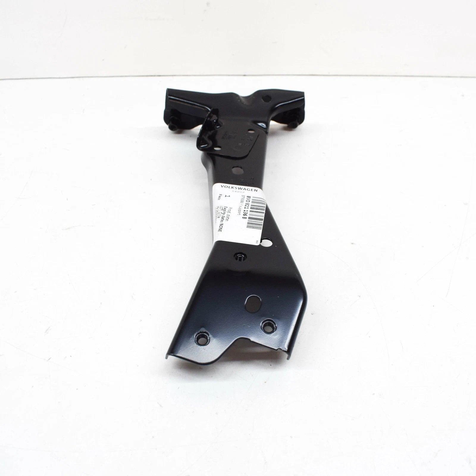 NEW AUDI A3 SPORTBACK 8V FRONT RIGHT FENDER BRACKET 8V0821136B