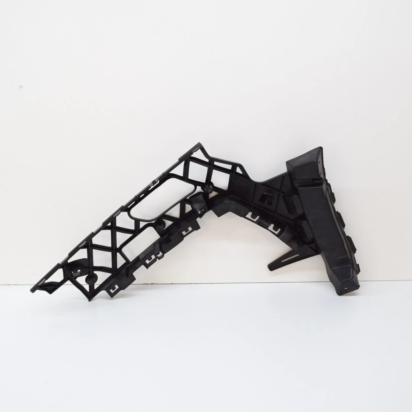 NEW VOLKSWAGEN CC FRONT BUMPER RIGHT GUIDE PIECE 3C8807178A ORIGINAL