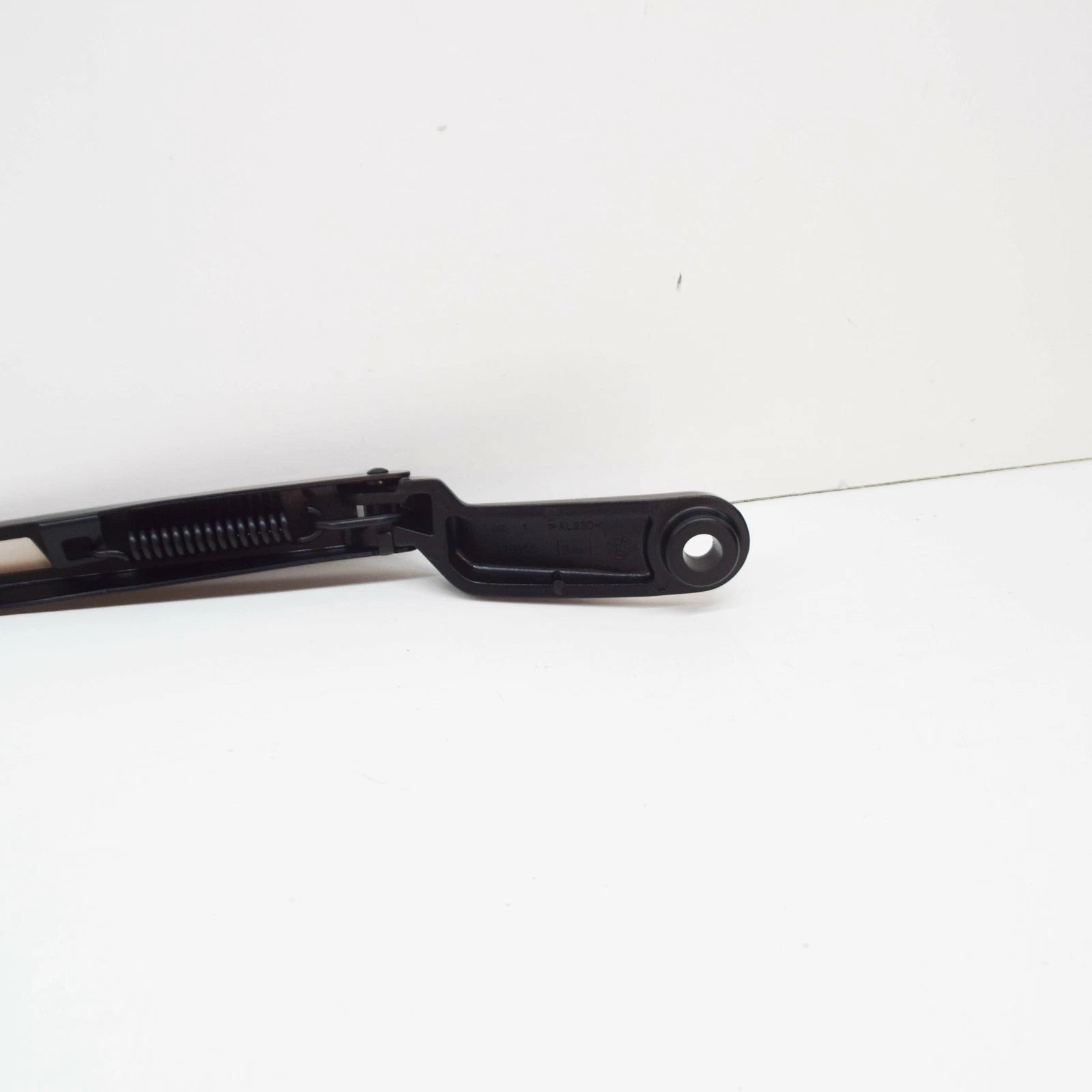 NEW AUDI Q7 4L FRONT WINDOW RIGHT WIPER ARM RHD 4L2955408A1P9