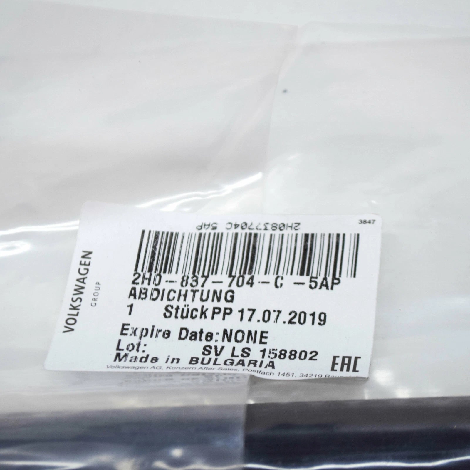 NEW VW AMAROK 2H FRONT RIGHT OUTER DOOR WINDOW MOLDING 2H0837704C5AP ORIGINAL