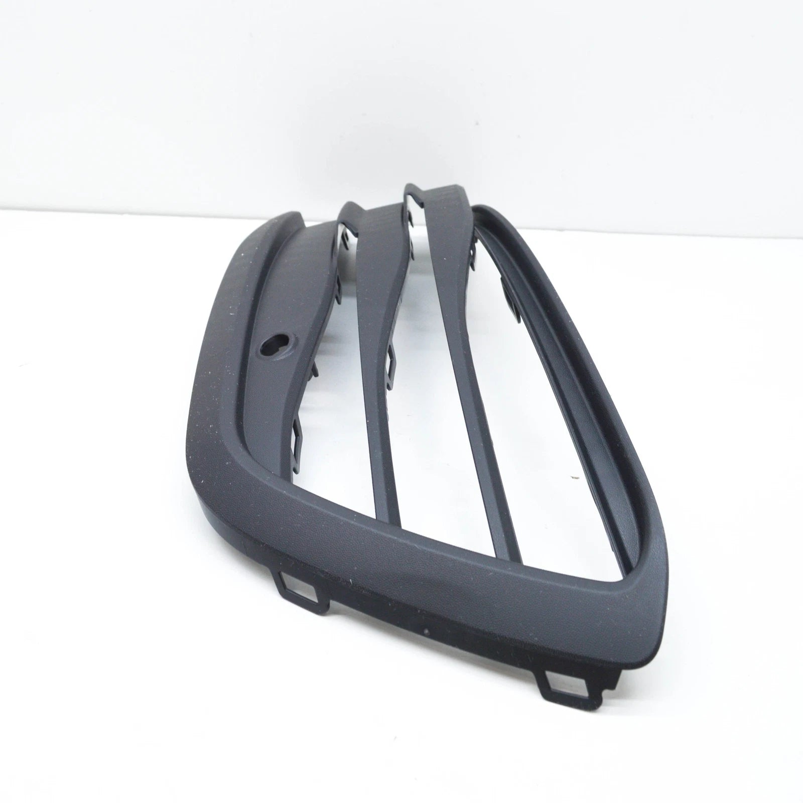 NEW VOLKSWAGEN GOLF MK8 CD1 FRONT BUMPER RIGHT GRILLE 5H0853666J9B9 GENYUNE