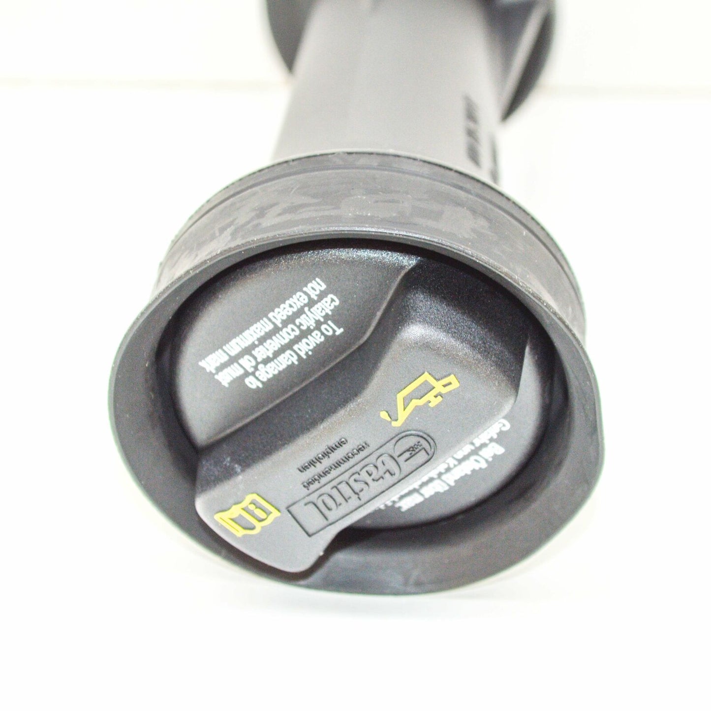 NEW VOLKSWAGEN TRANSPORTER T5 OIL FILLER PIPE 070115303K ORIGINAL