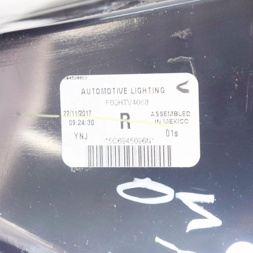 NEW VOLKSWAGEN JETTA MK6 REAR RIGHT TAILLIGHT 5C6945096N