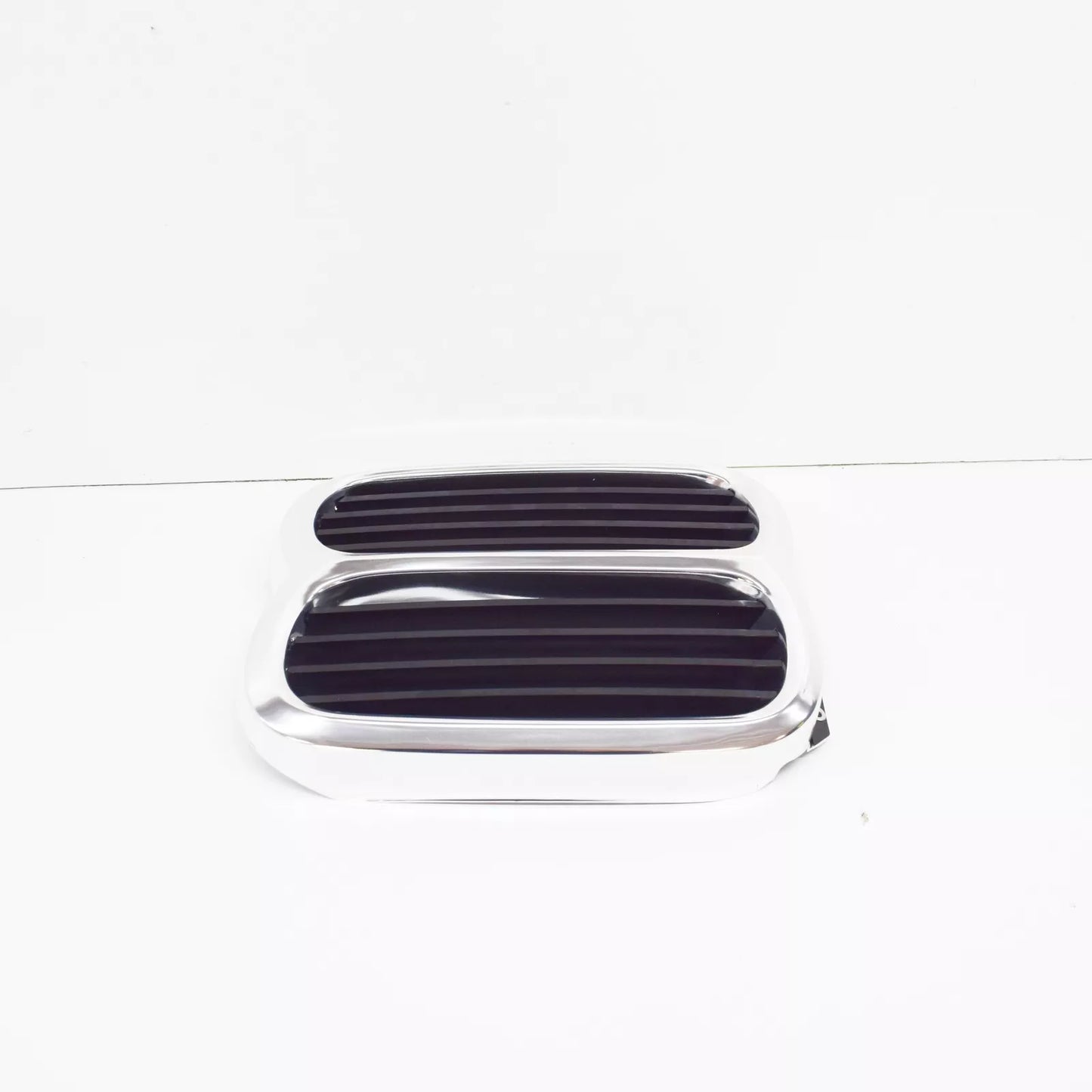 NEW BMW 5 E12 FRONT BUMPER RADIATOR GRILLE 51131817683 ORIGINAL