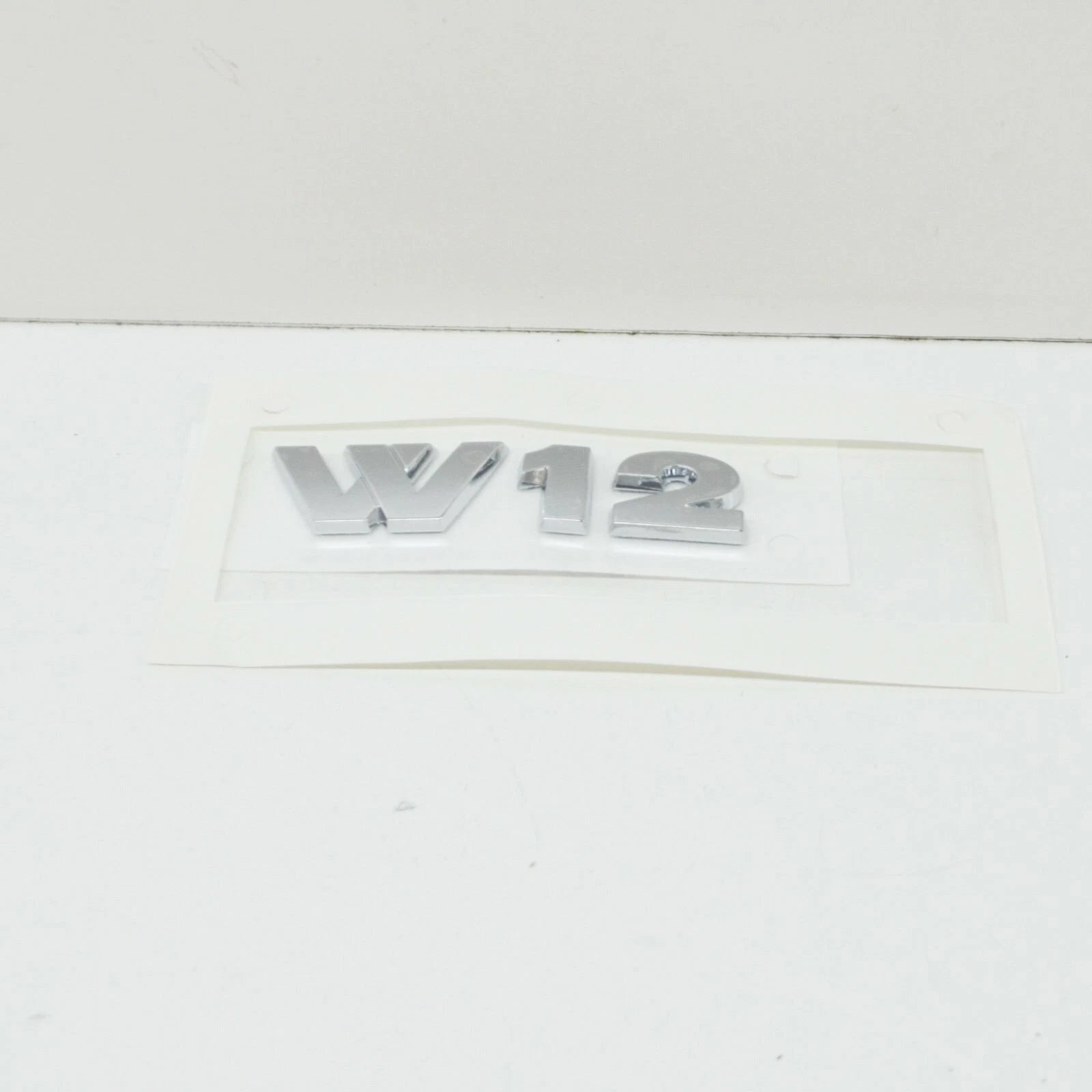 NEW VOLKSWAGEN PHAETON 3D CHROME W12 INSCRIPTION 3D0853675S739