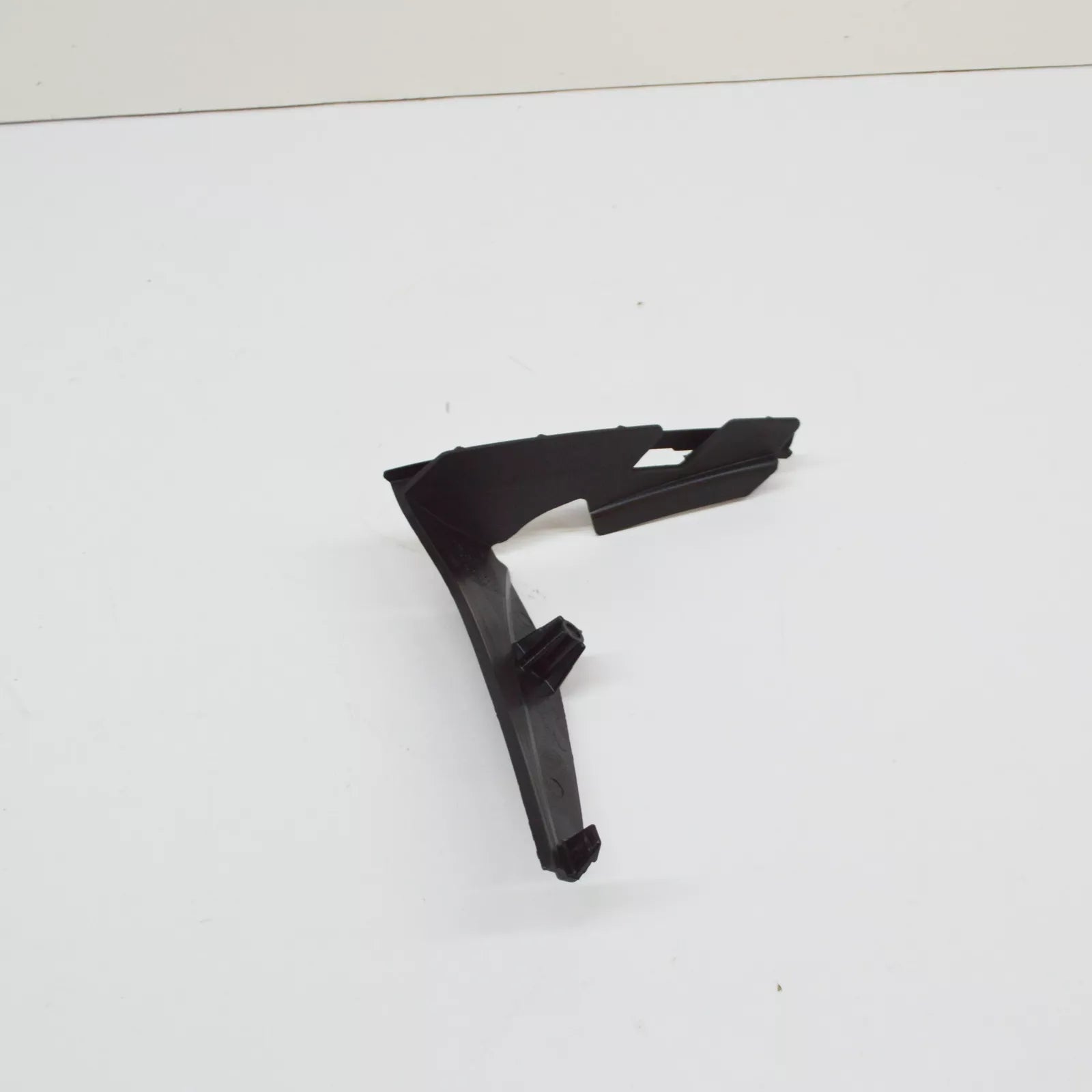 NEW VOLKSWAGEN GOLF MK7 REAR DIFFUSER MOUNTING BRACKET - RIGHT 5G6807350