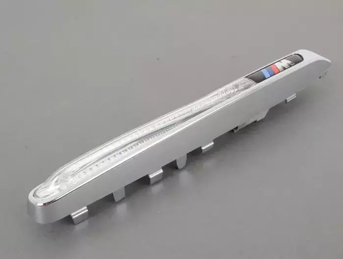 NEW BMW X5 E70 M FRONT RIGHT FENDER TURN SIGNAL 51657218422 ORIGINAL