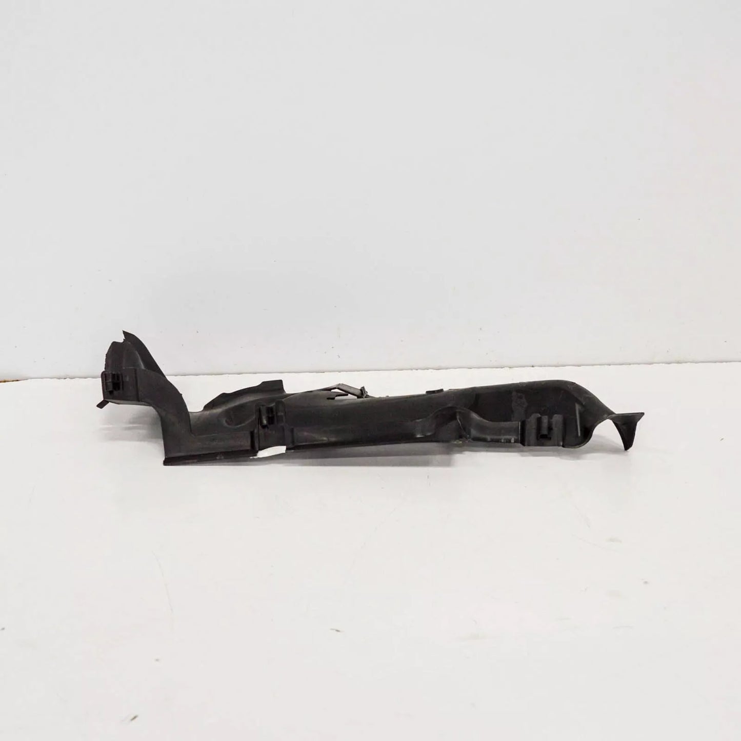 NEW AUDI A3 8V AIR DUCT LEFT DEFLECTOR 8V0121283B ORIGINAL