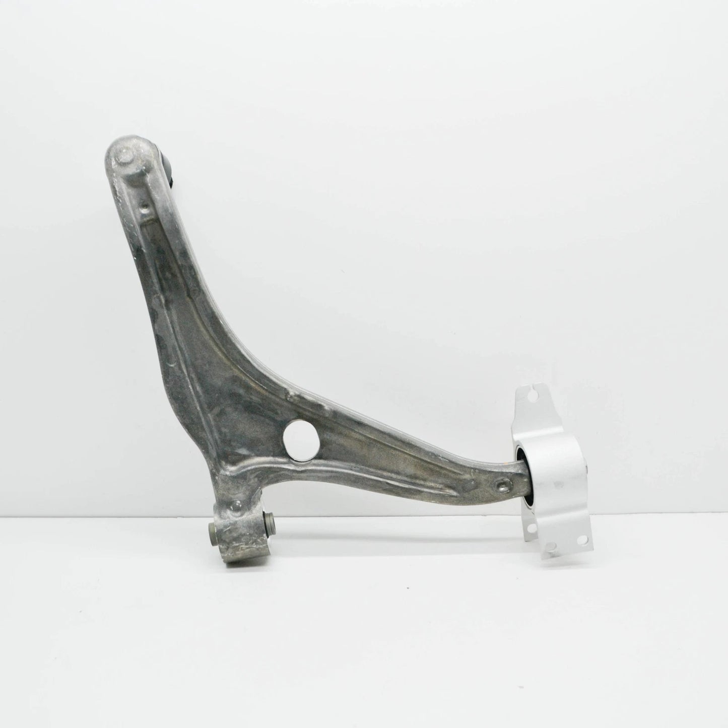 NEW MB GLA H247 AMG FRONT LEFT LOWER TRANSVERSE CONTROL ARM A2473308301 ORIGINAL