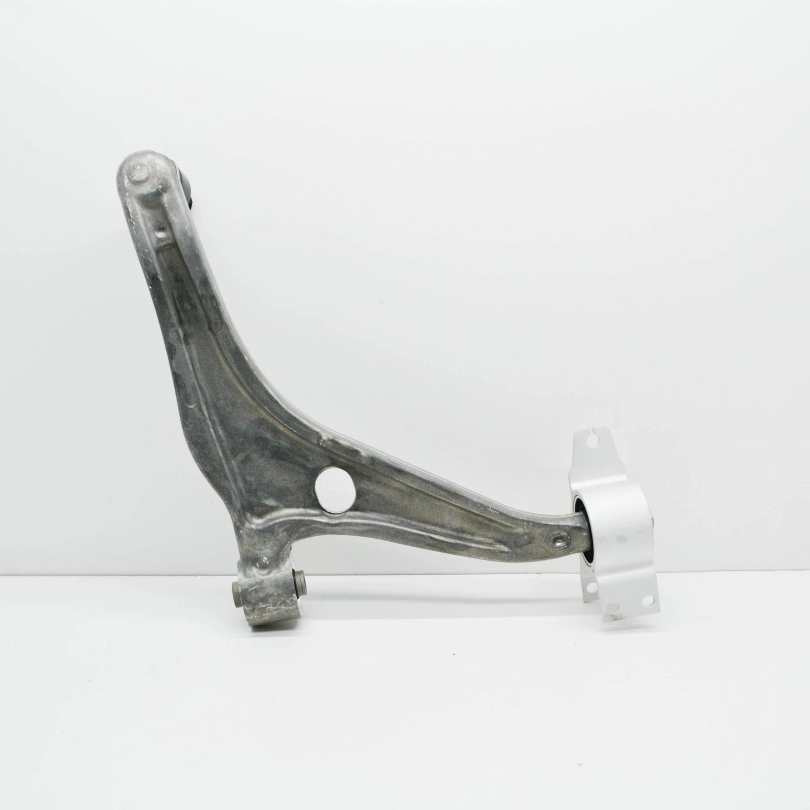 NEW MB GLA H247 AMG FRONT LEFT LOWER TRANSVERSE CONTROL ARM A2473308301 ORIGINAL