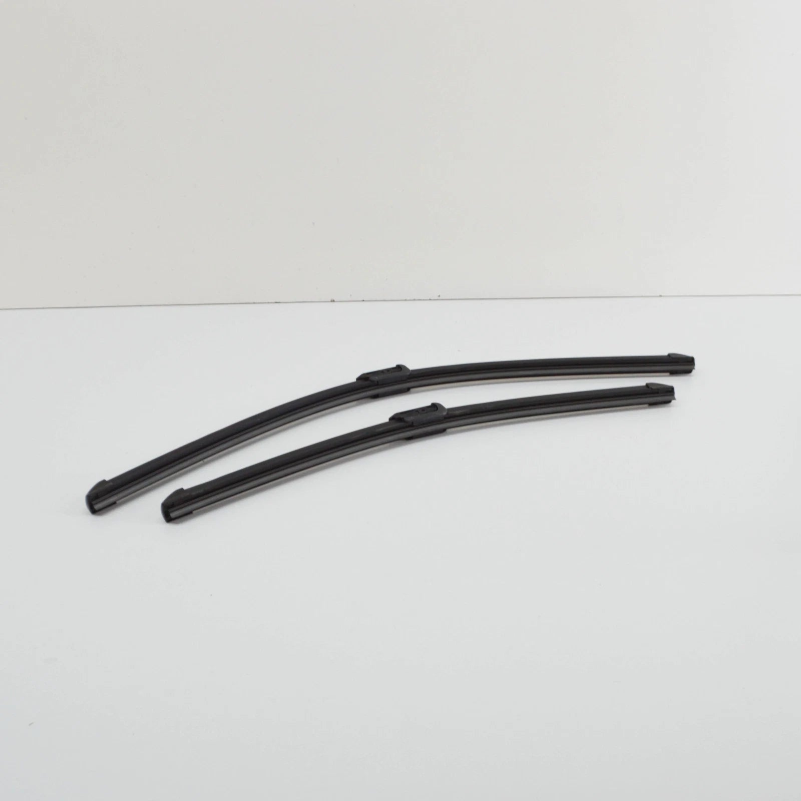NEW VW SCIROCCO MK3 FRONT WINDSCREEN WIPER BLADES SET LHD 1K8998002 ORIGINAL