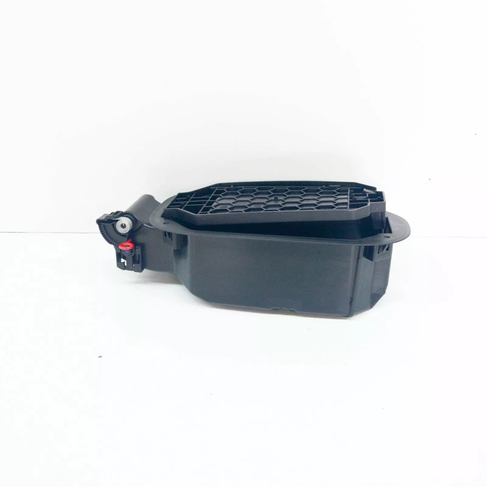 NEW MB GLC X253 REAR FUEL TANK FILLER RECESS A2536305902 OEM