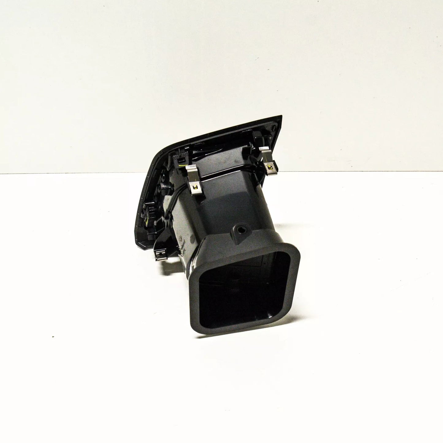 NEW VW TRANSPORTER VI FRONT DASH RIGHT AIR VENT DUCT 7E5819204JJDY LHD