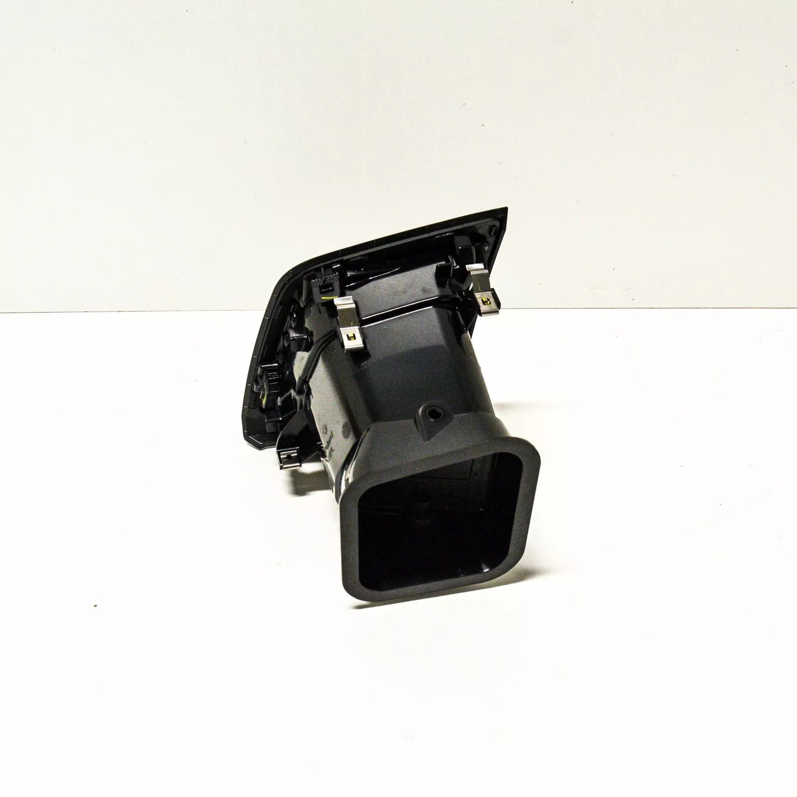 NEW VW TRANSPORTER VI FRONT DASH RIGHT AIR VENT DUCT 7E5819204JJDY LHD