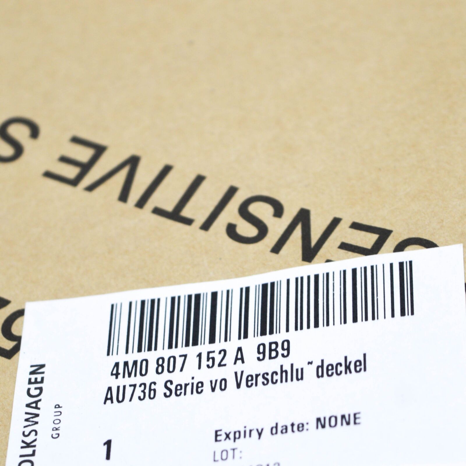 NEW AUDI Q7 4M FRONT BUMPER RIGHT GRILLE LOWER CAP 4M0807152A9B9 ORIGINAL