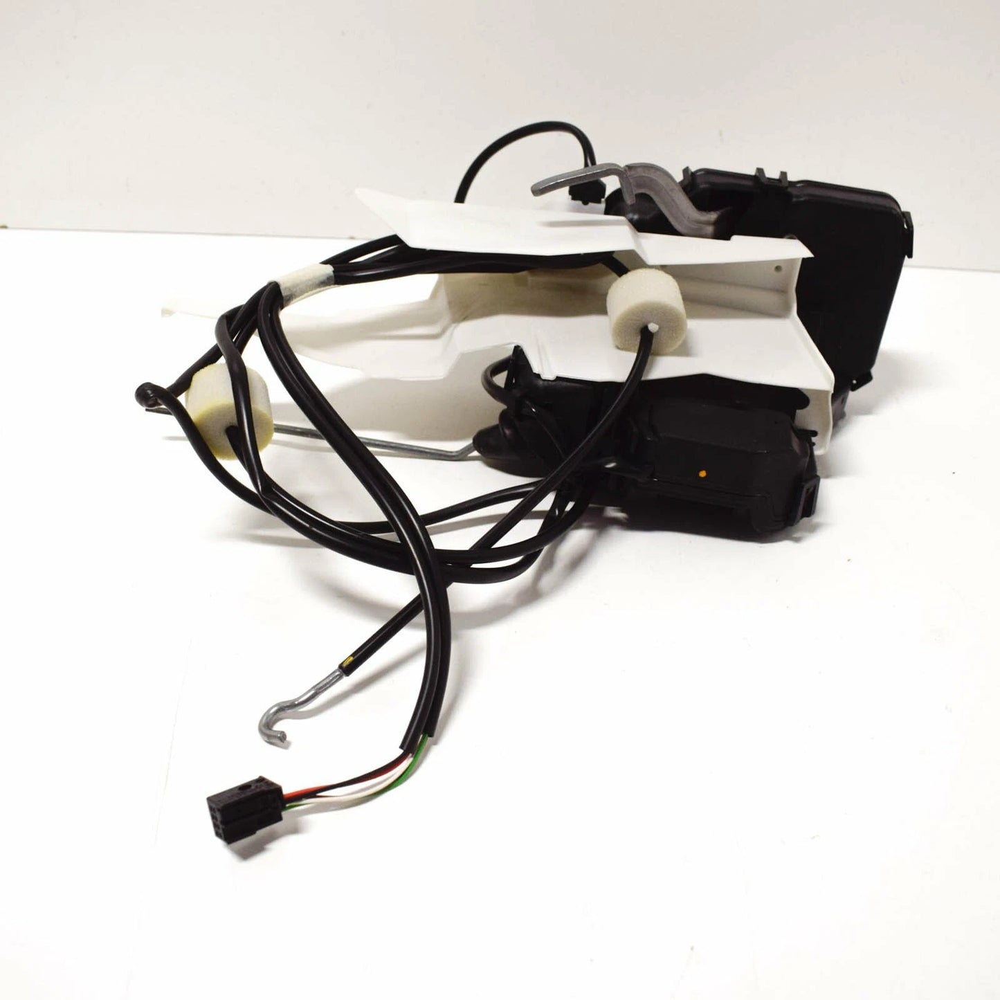 NEW MERCEDES-BENZ SLK R171 FRONT LEFT DOOR LOCK LHD A1717202535