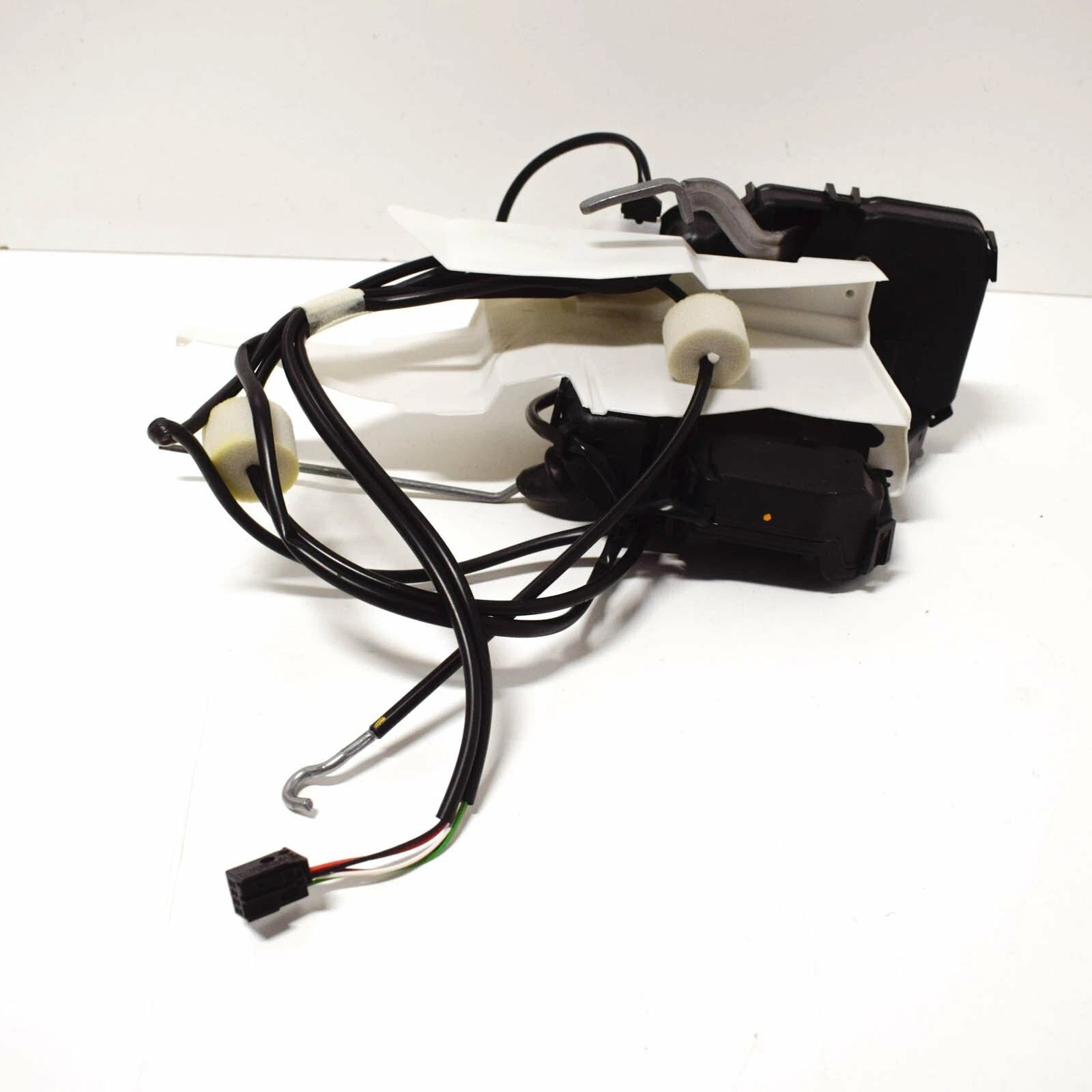 NEW MERCEDES-BENZ SLK R171 FRONT LEFT DOOR LOCK LHD A1717202535