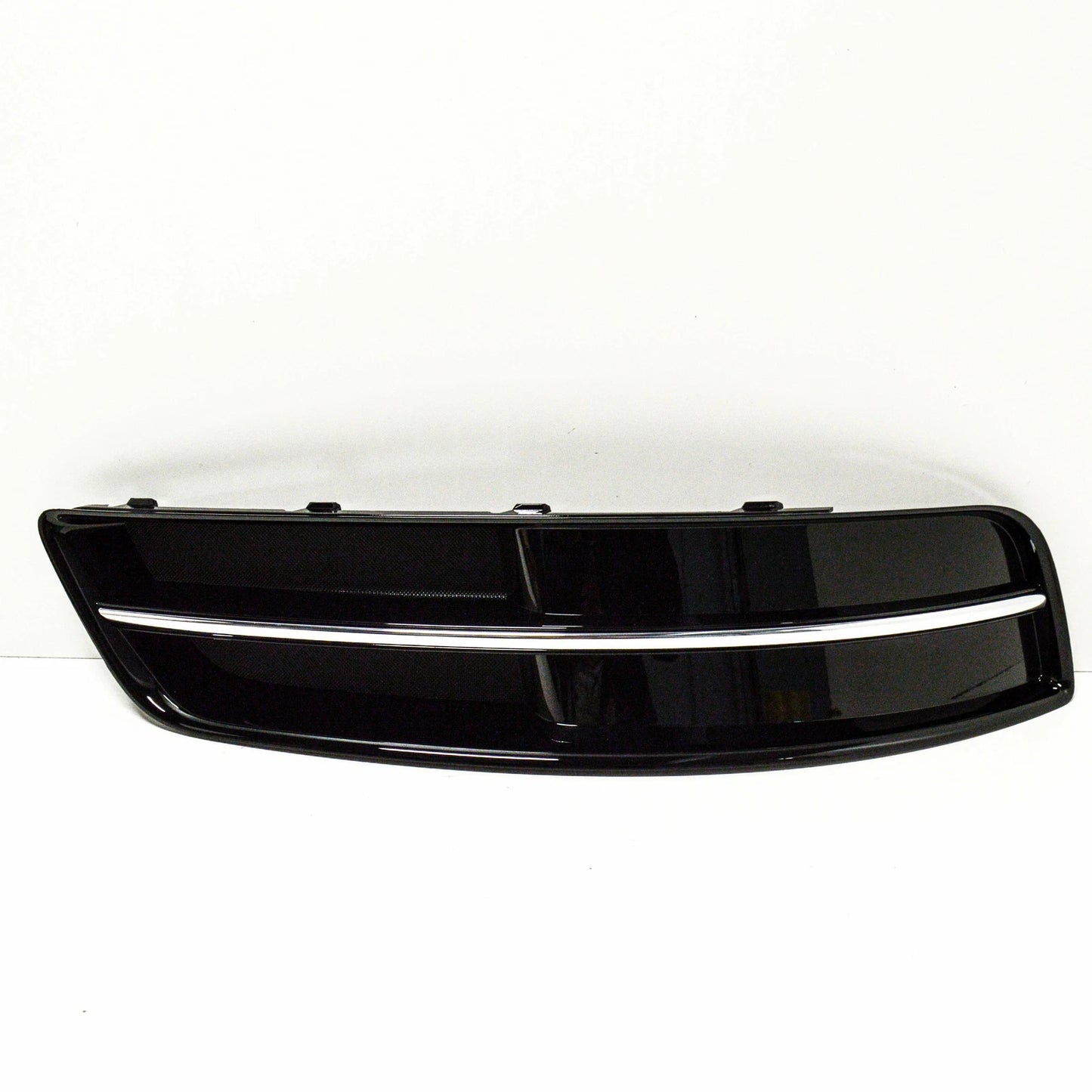 NEW AUDI A3 8P FRONT BUMPER LOWER RIGHT GRILLE 8P0807682HT94