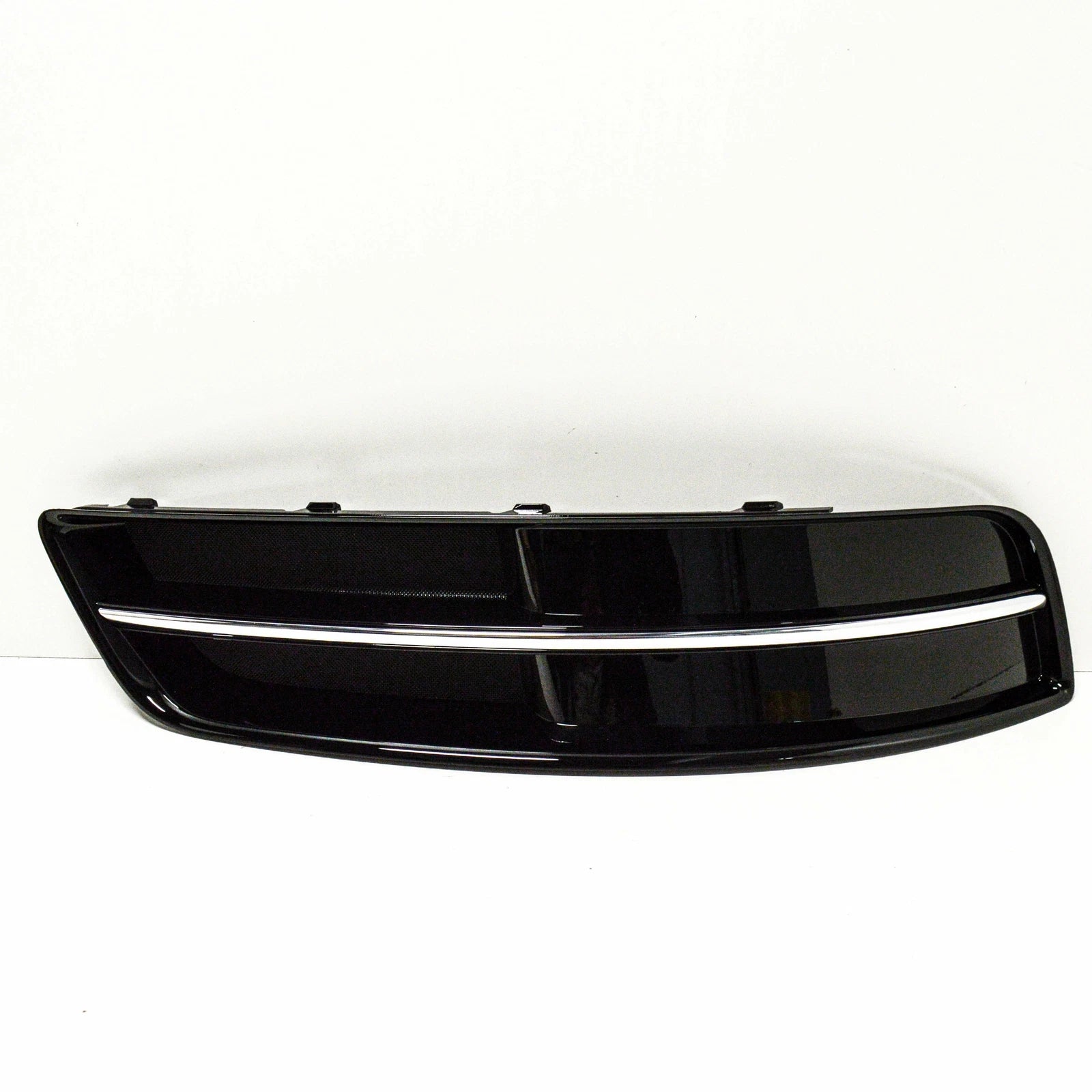 NEW AUDI A3 8P FRONT BUMPER LOWER RIGHT GRILLE 8P0807682HT94