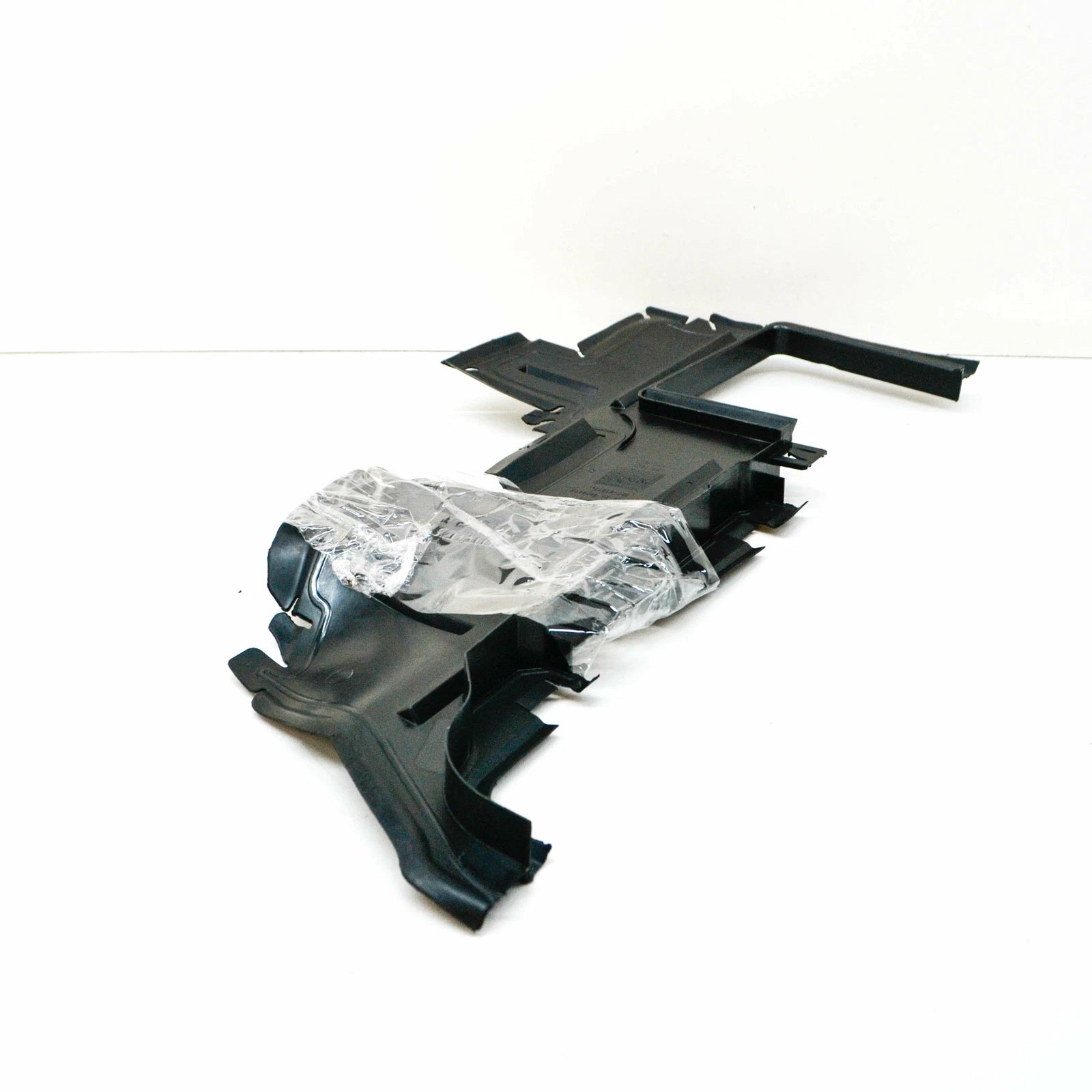 NEW AUDI A6 C7 RADIATOR RIGHT AIR GUIDE 4G0121284AT