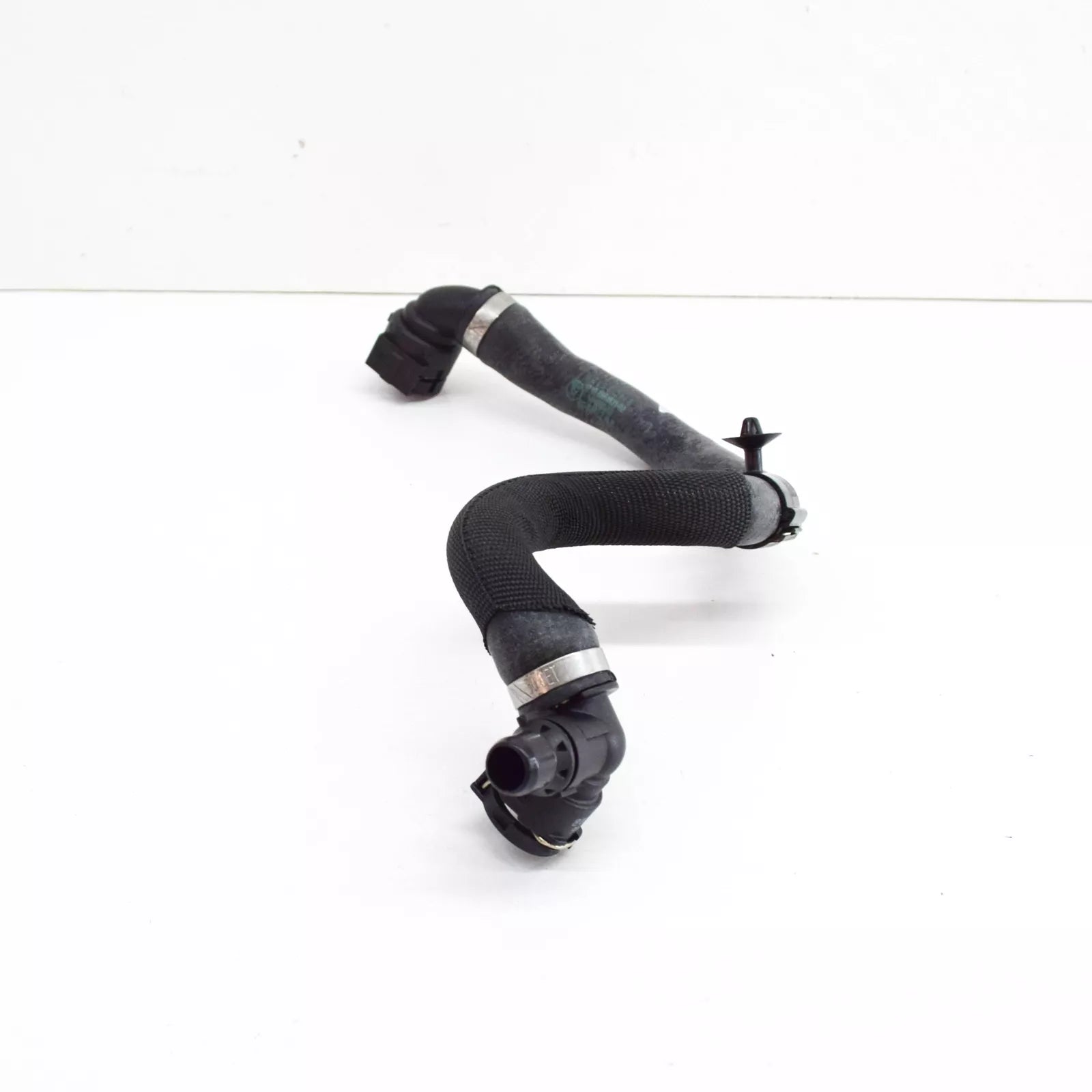 NEW BMW 3 G20, G28 LEFT SIDE WATER AUXILIARY RADIATOR HOSE 17128654821 OEM