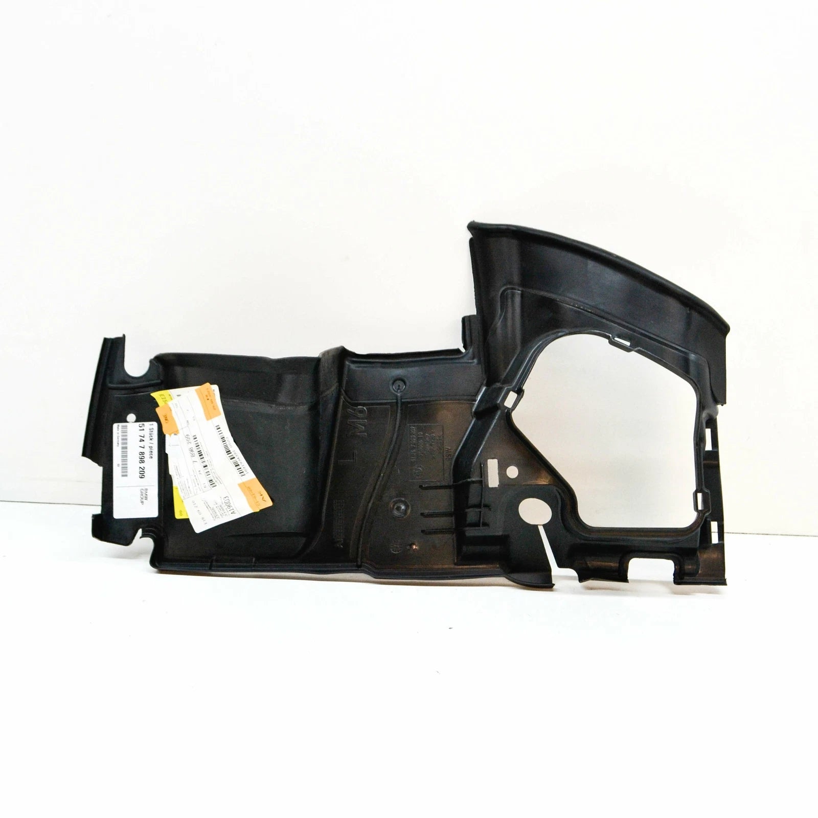 NEW BMW M6 E63 COUPE FRONT LEFT ENGINE AIR DUCT DEFLECTOR 51747898209 ORIGINAL