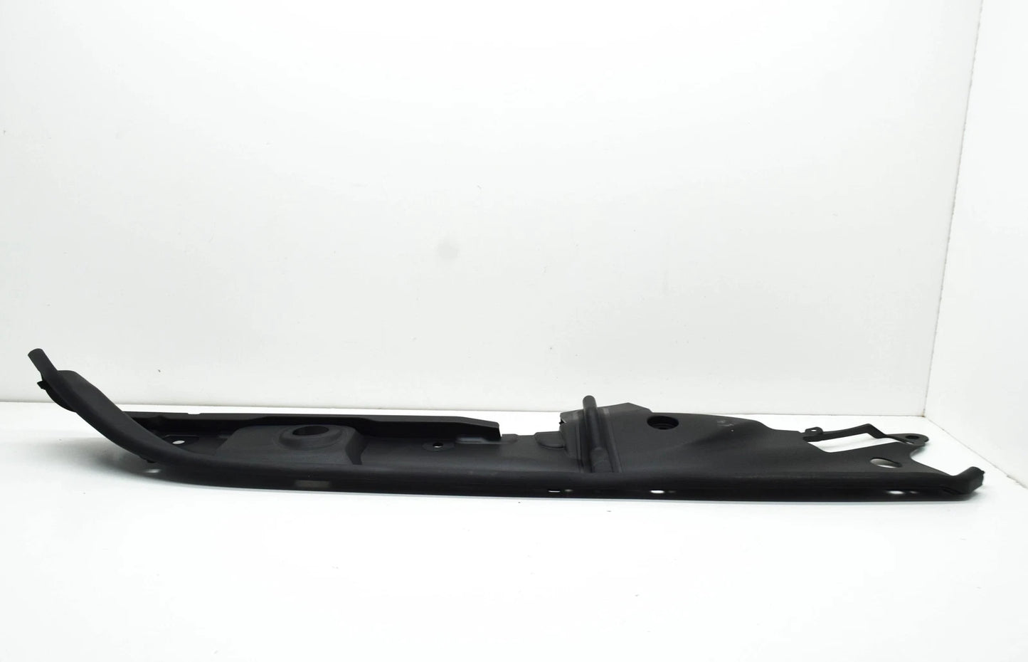 NEW BMW 7 G11, G12 RIGHT SIDE PANEL SEALING 7347400 51767347400 GENUIUNE